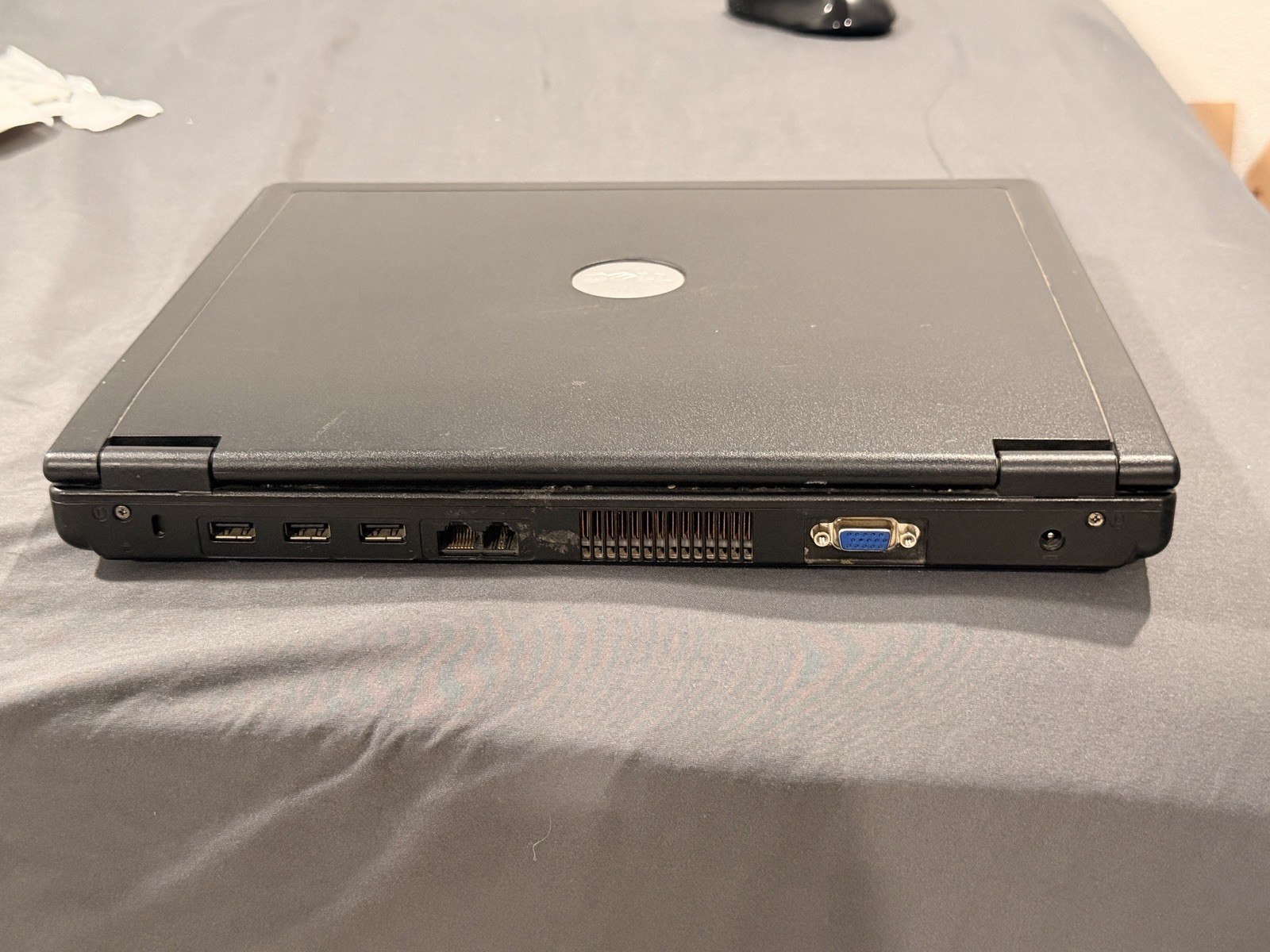 Dell Inspiron1000 14.1″ Celeron 2.4GHz 256MB noHDD noCD-ROM – No Charger 4 parts