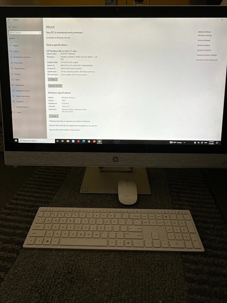White HP Pavilion 27in All-in-One Barely Used