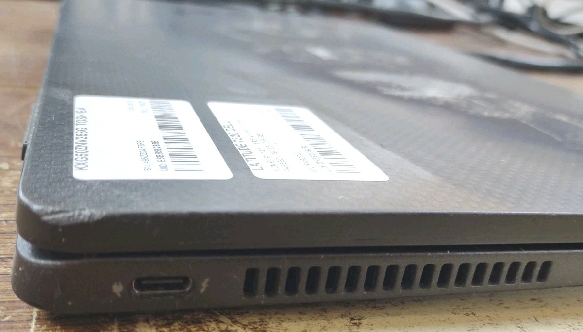 Dell Latitude 7320 13.3 FHD W/ i7-1165G7, 16GB, 256GB, Touch Laptop