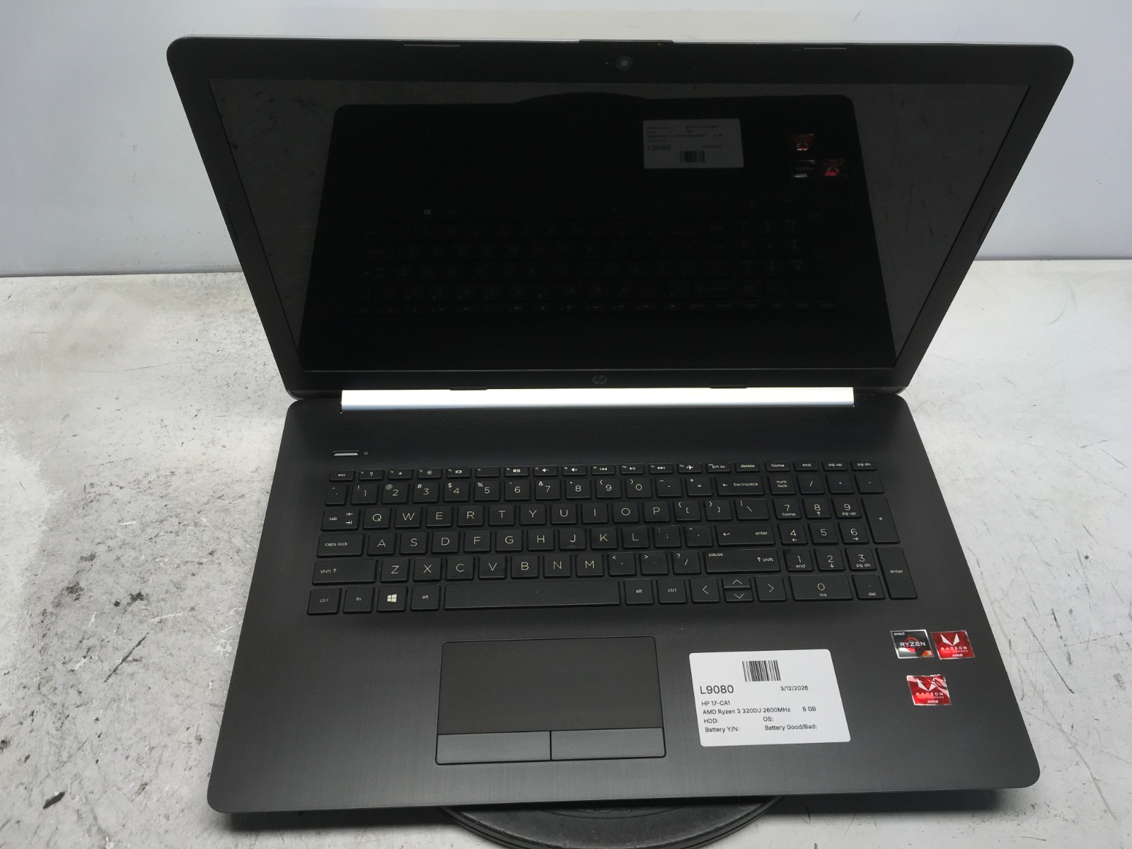HP 17-CA1 AMD Ryzen 3 3200U 2600MHz 8 GB NO HDD