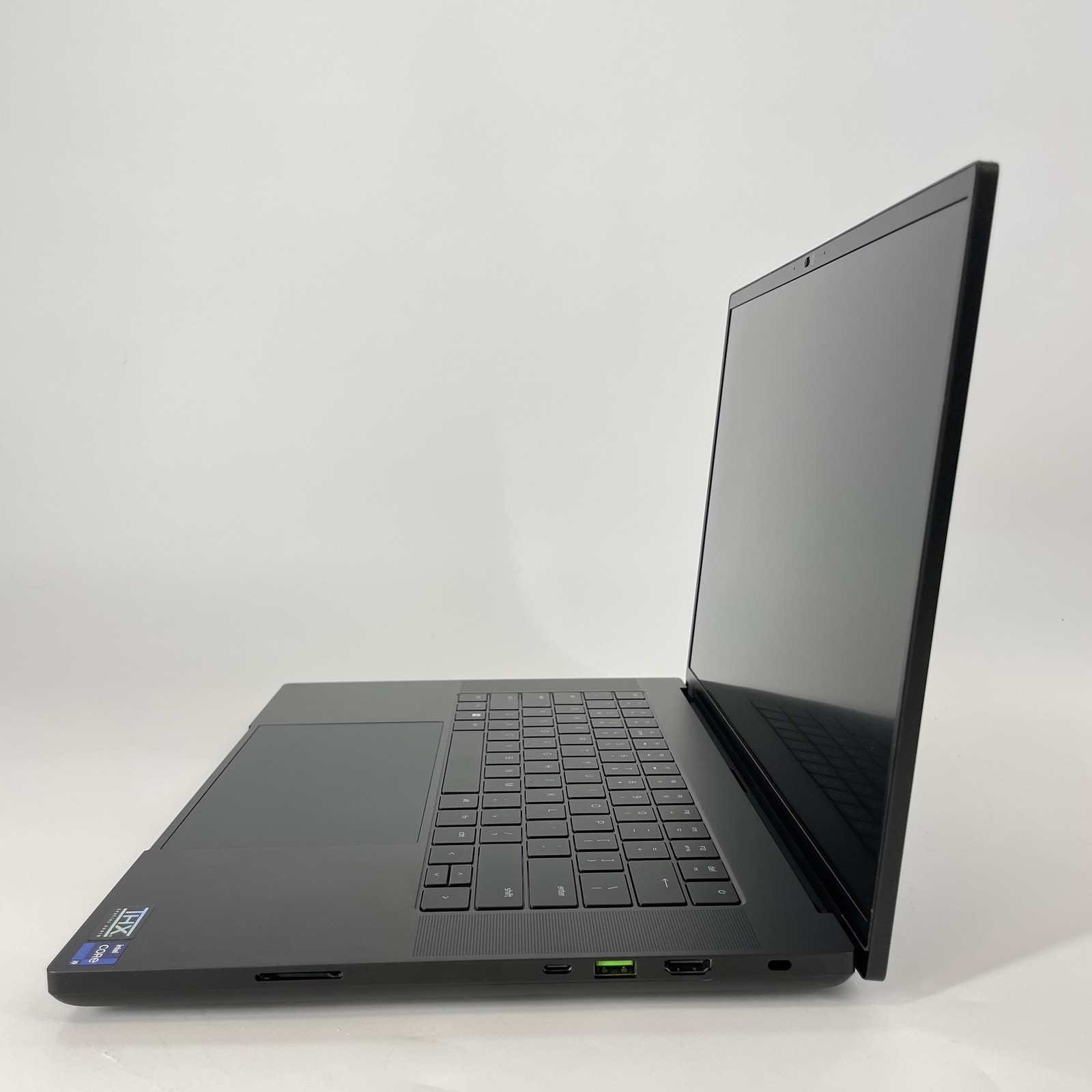 Razer Blade 16 120Hz UHD+ 2.2 GHz i9-13950HX 32GB 2TB SSD RTX 4090 FRAME GAP
