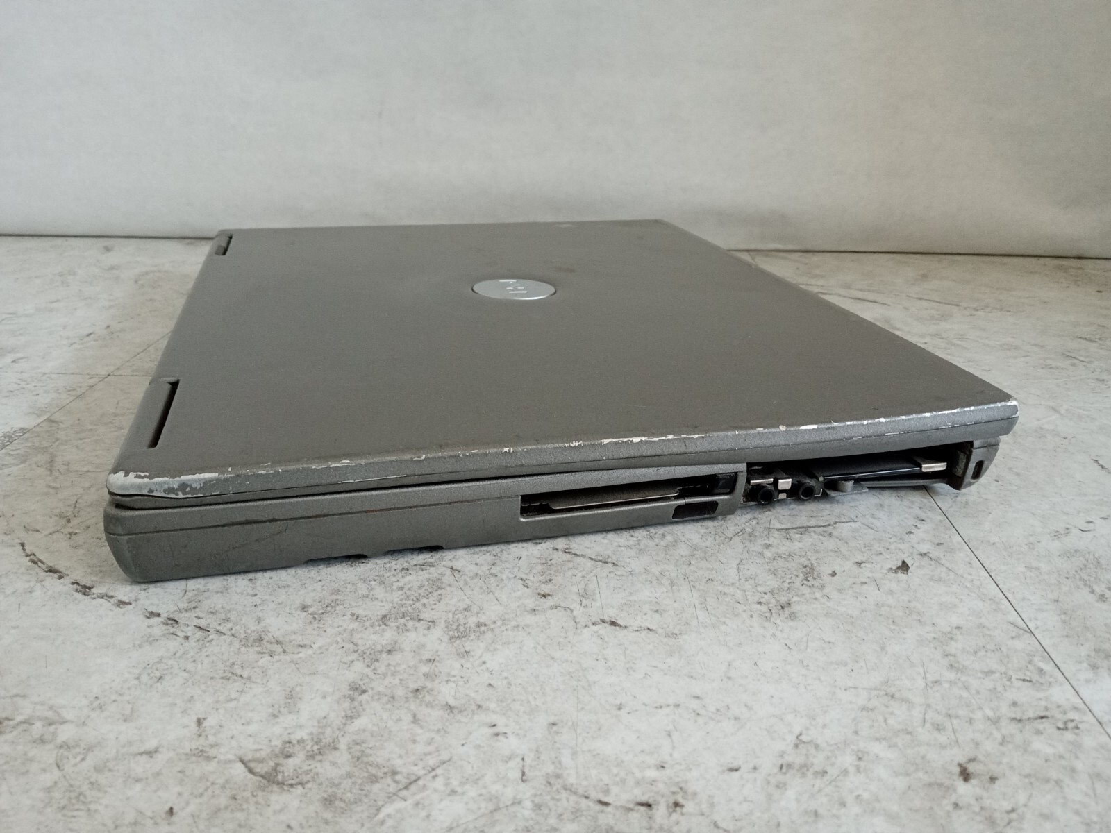 Dell Latitude D600 14″ Laptop Intel Pentium CPU – POWER DEAD – READ -RR