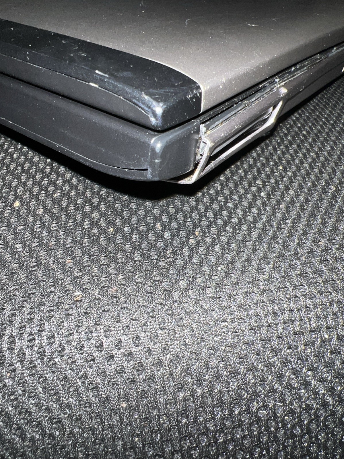 DELL VOSTRO 3550 – BOOTS TO BIOS READ DESC-BB