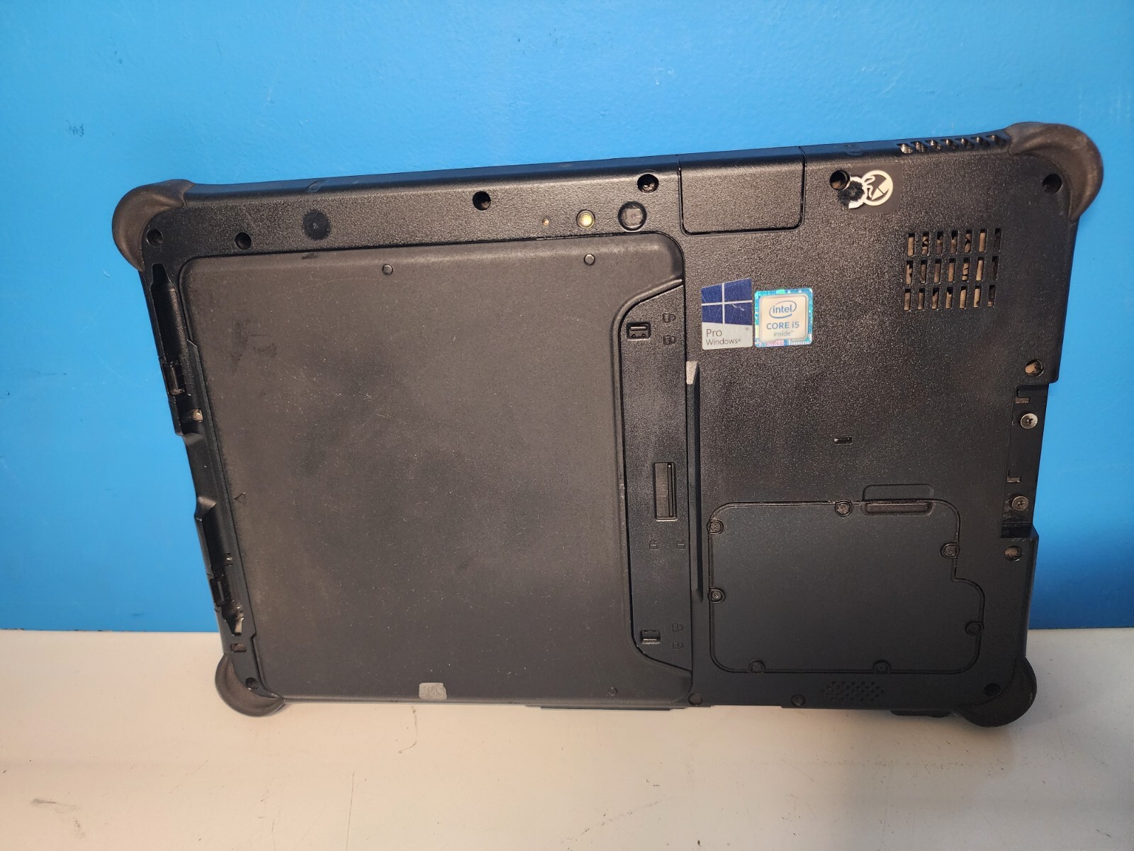 Getac F110 G3 Rugged Tablet Computer i5-6200U 2.30GHZ 8GB 256GB, WIN 10PRO
