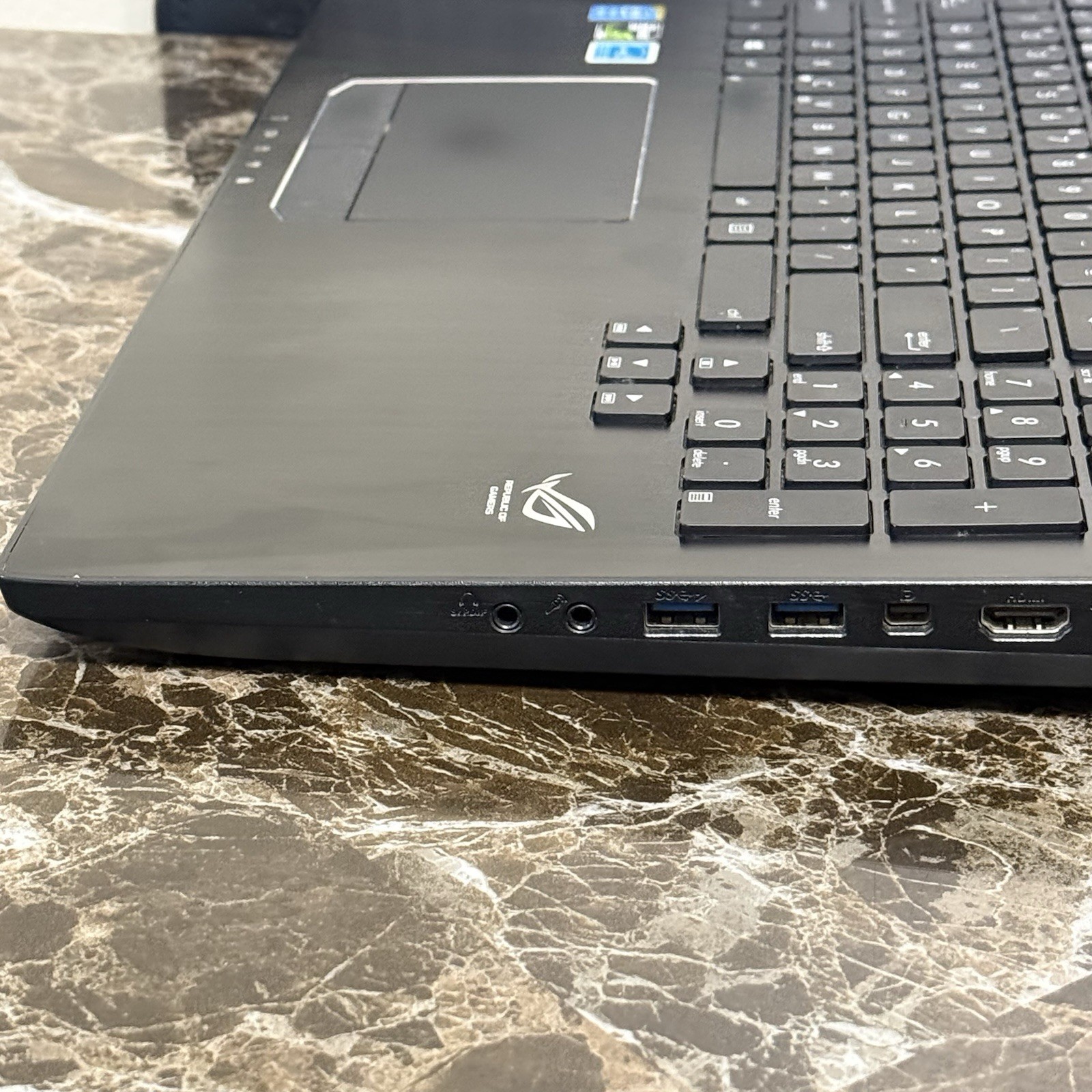 ASUS Republic of Gamers G750JM-DS71 17.3 inch Laptop – UNTESTED – As Is