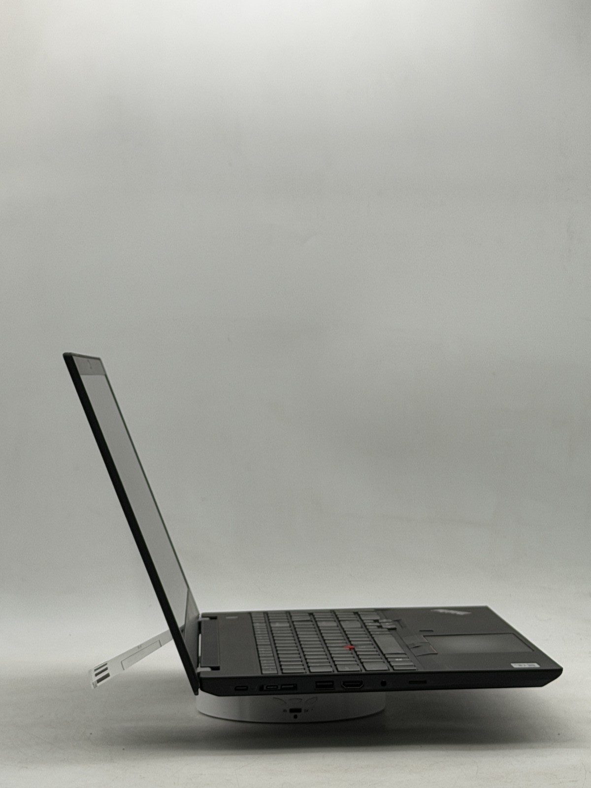 Lenovo ThinkPad P15s (Gen 1) 15.6″ i7-10510U 16GB 512GB WIN 11 Read