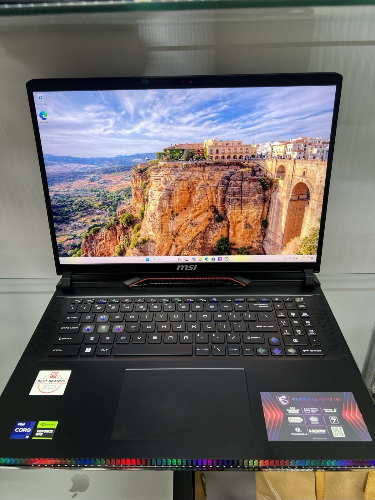 MSI Raider GE78HX Gaming Laptop – RTX 4080, i9-14900HX, 96GB RAM, 4TB SSD 240hz