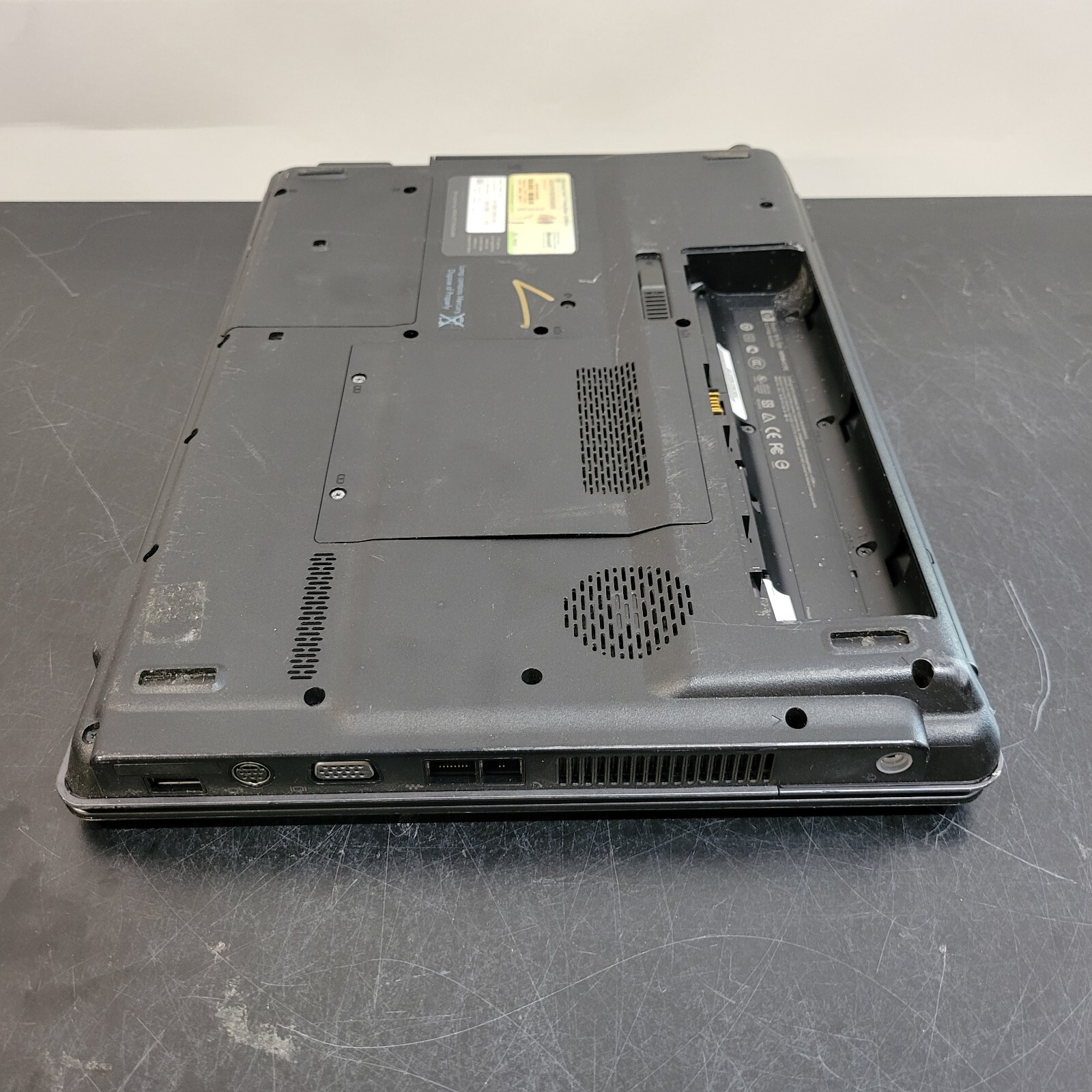 Compaq Presario C700 15.6″ Intel Pentium T2310 2 GB RAM 0 GB HDD