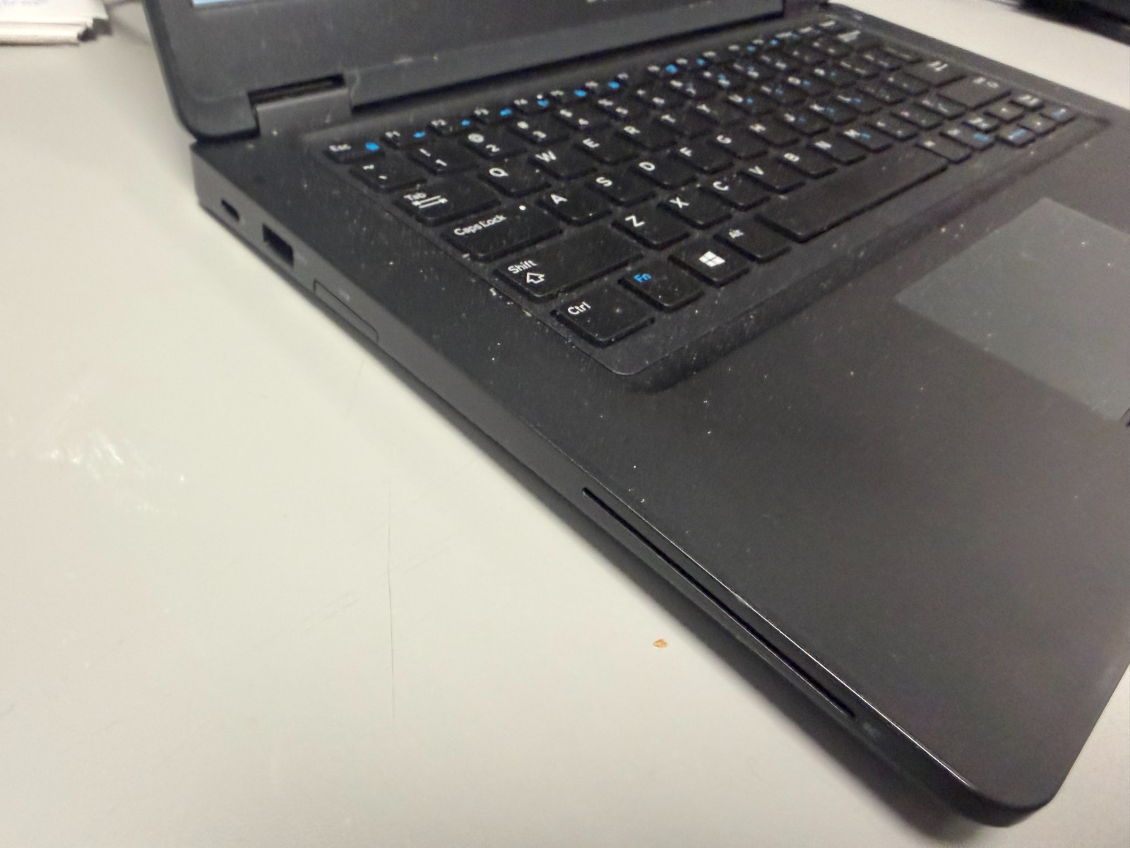 Dell 5490 14″ (512GB SSD, Core i5-8350U, 1.70GHz, 16GB) Laptop – Black LOOK!!