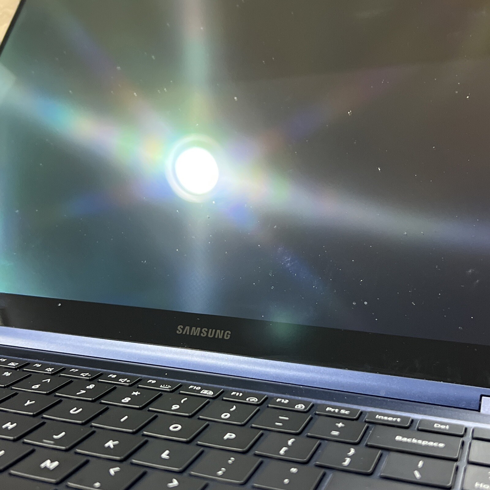 Samsung Galaxy Book Pro 360 NP950QDB-KB2US 15.6″ i7-1165G7 16GB 1TB ISSUE