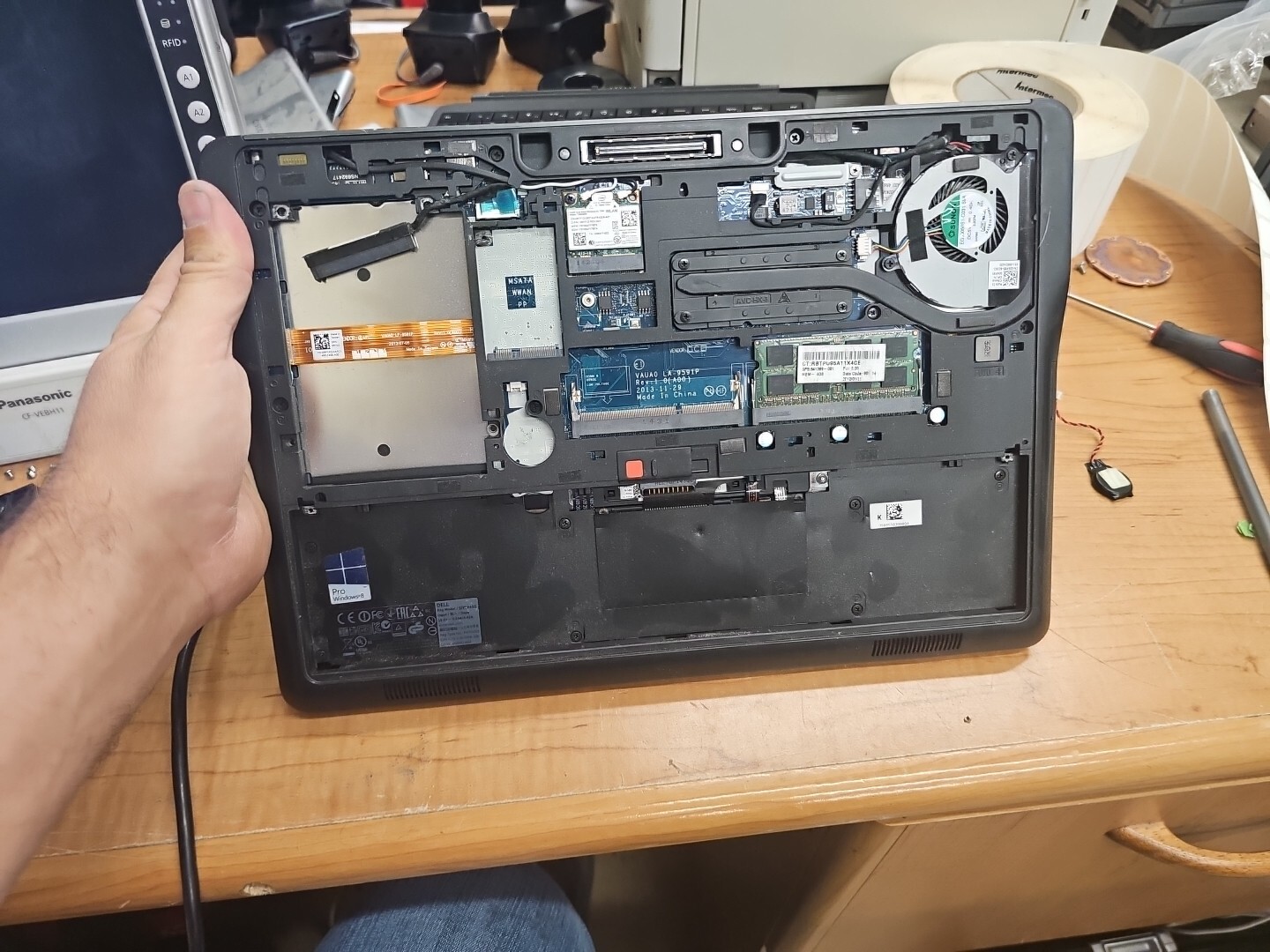 Dell Latitude E7440. i5-4310u 2.0GHz 4GB RAM READ P&r Only Missing Parts