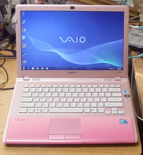 Sony pink VPCCW 21FX intel i3 2.1G 8gb ram 500 gb hard drive DVD/rw MS office