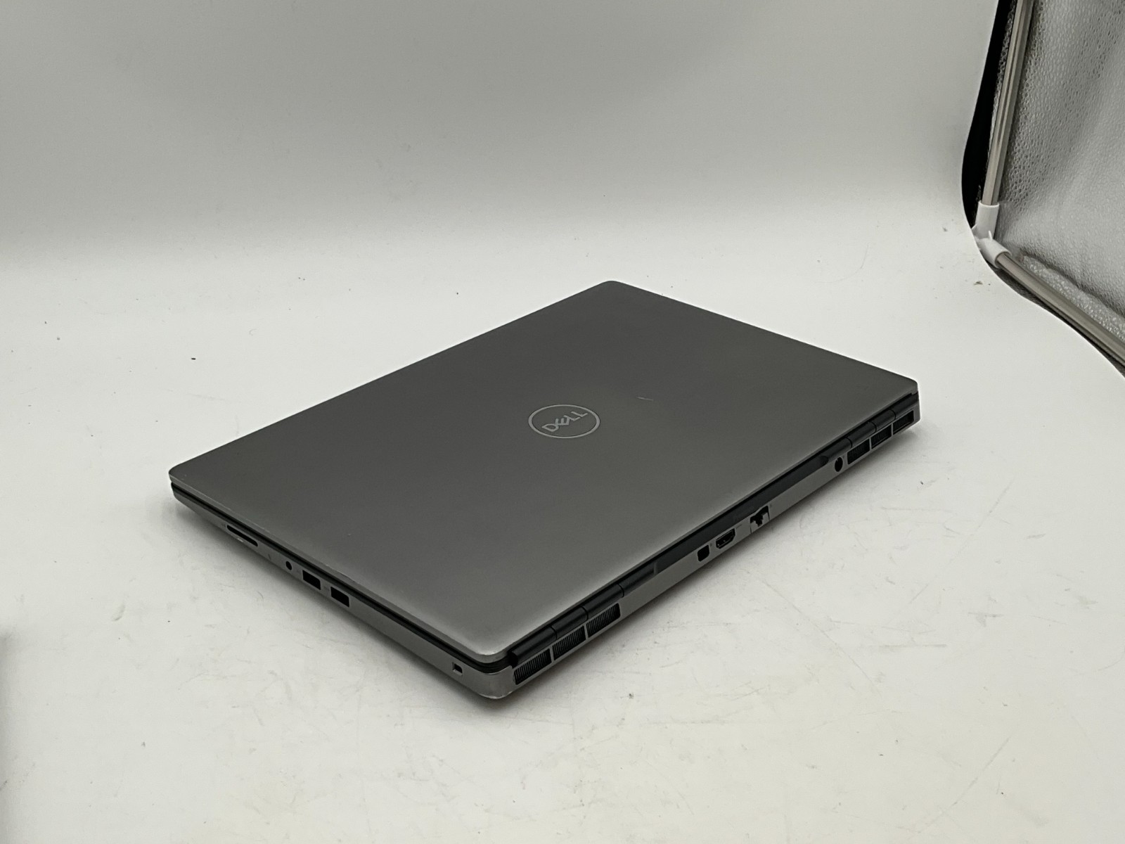 DELL Precision 7560 i7-11850H 2.50G 32GB 1tb T1200 15.6″ WIN11 H8BL7M3 *FAIR
