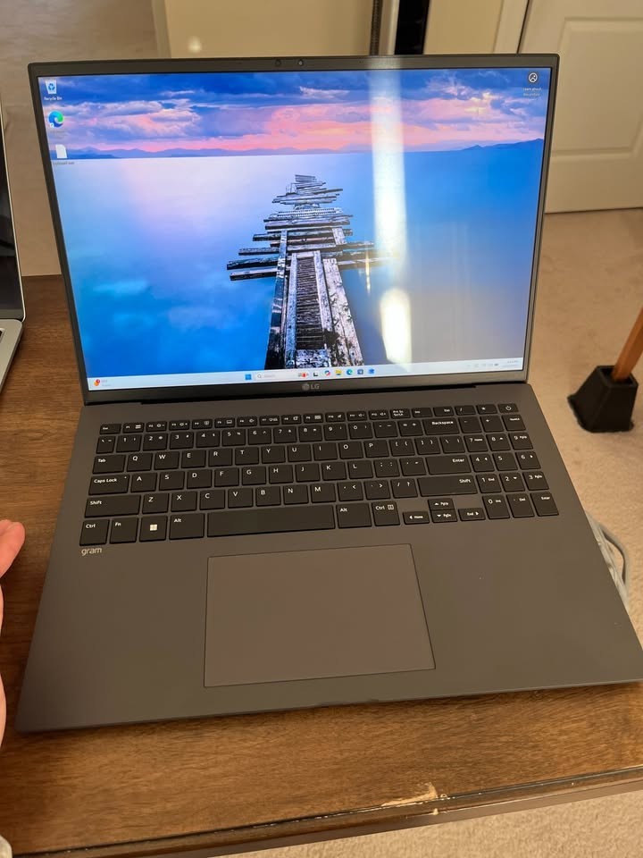 LG 16Z90R-H.AAS7U1 LG Gram 16″, Intel Core i7-1360P, 1 TB SSD, 16GB RAM