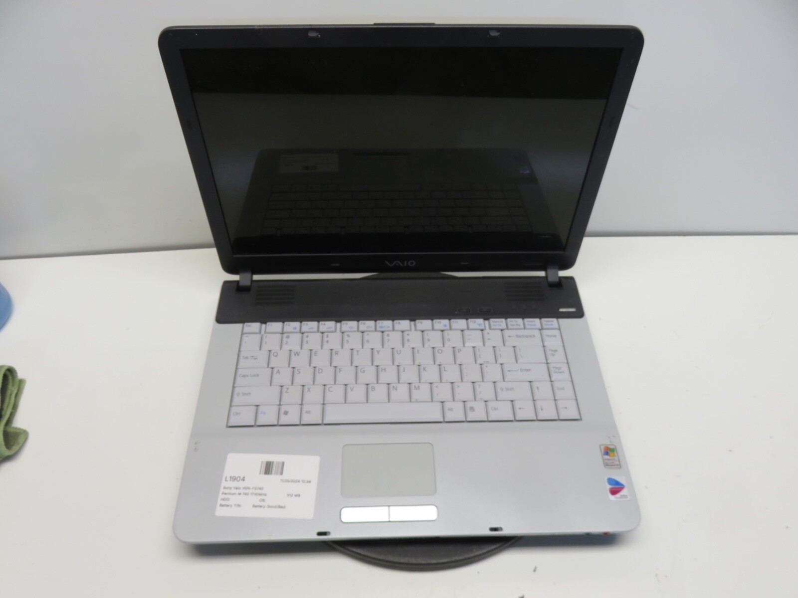 Sony Vaio VGN-FS740 PCG-702L Pentium M 740 1730MHz 512 MB NO HDD No Batt
