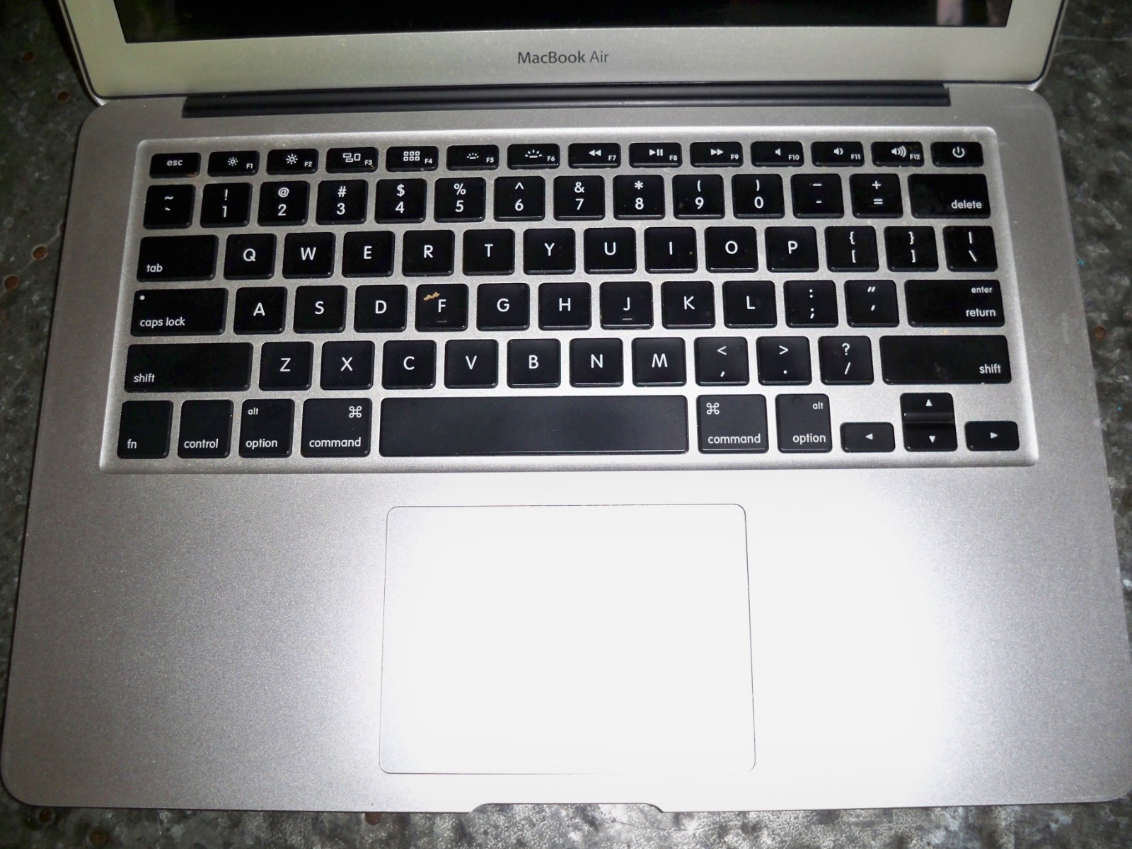 Apple MacBook Air A1466 13.3″ Intel Core i5 1.8GHz Mid 2012 W/128GB SSD, 8GB Ram