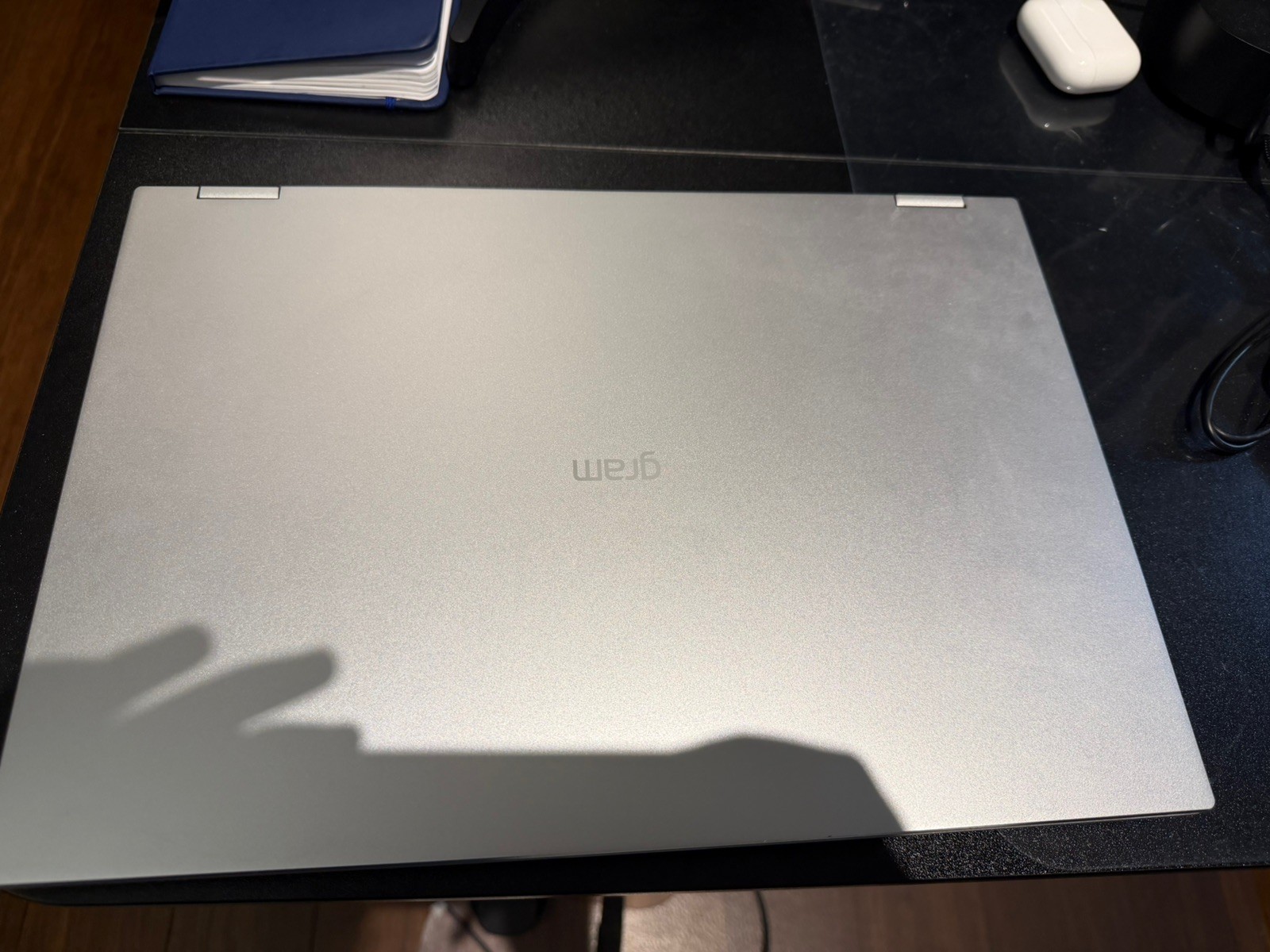 LG gram 2-in-1 16″ Touchscreen Intel Evo Laptop – 12th Gen Intel Core i7-1260P