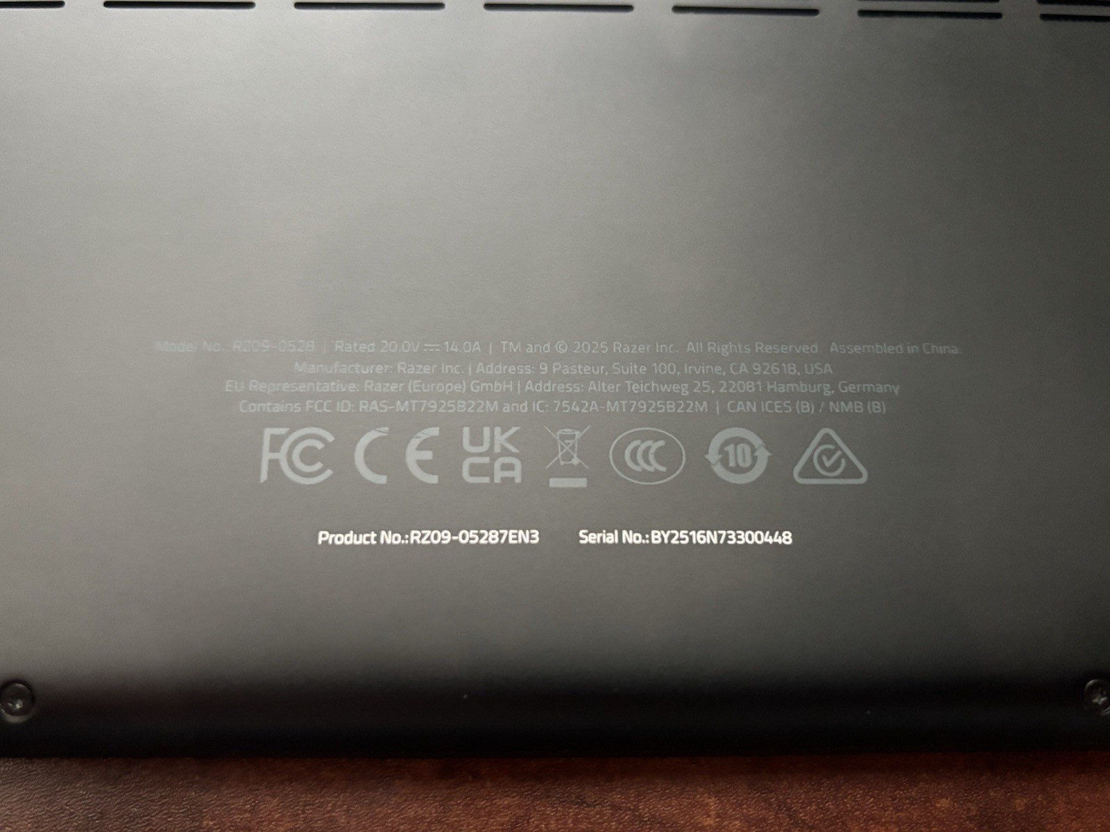 2025 Razer Blade 16:Ryzen AI 9 365-RTX 5070Ti-1TB NVMe-32GB(RZ09-05287EN3)-READ!