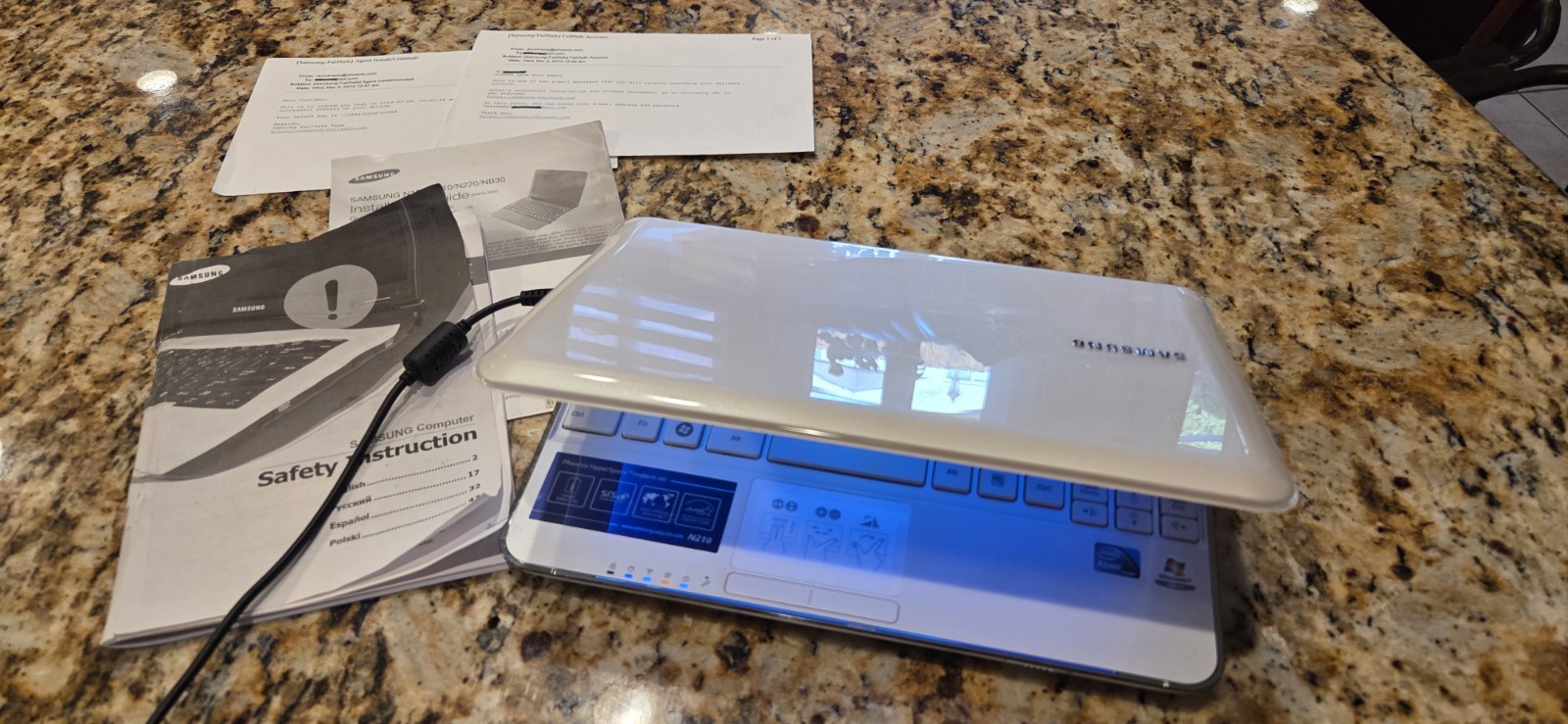Samsung N210 10.1″ White Netbook Atom 1.66GHz 1GB 160GB HDD Win 7 Charger