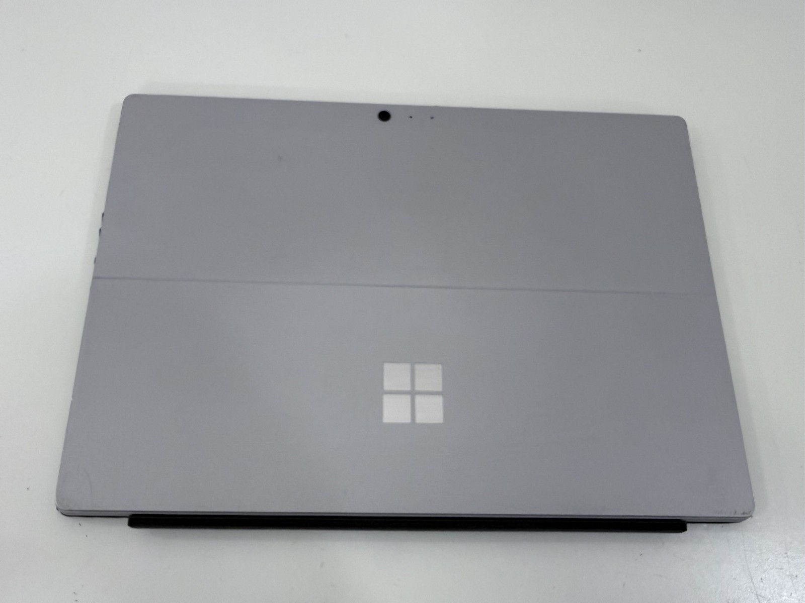 Microsoft Surface Pro 5 i7-7660U CPU @ 2.50GHz8 GB RAM 256 GB Win 10 Pro KB issu