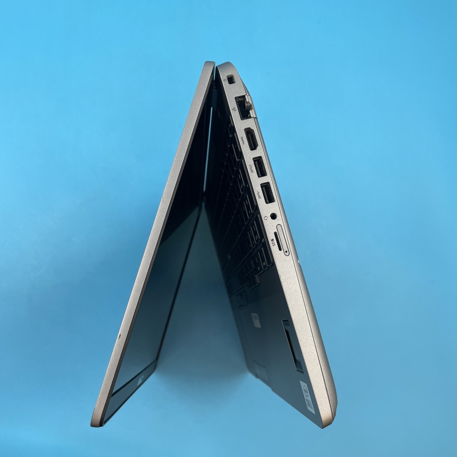 Dell Latitude 5511 | i7-10850H | 32GB RAM | NO DRIVE | MX150 | NO OS | NO BATT