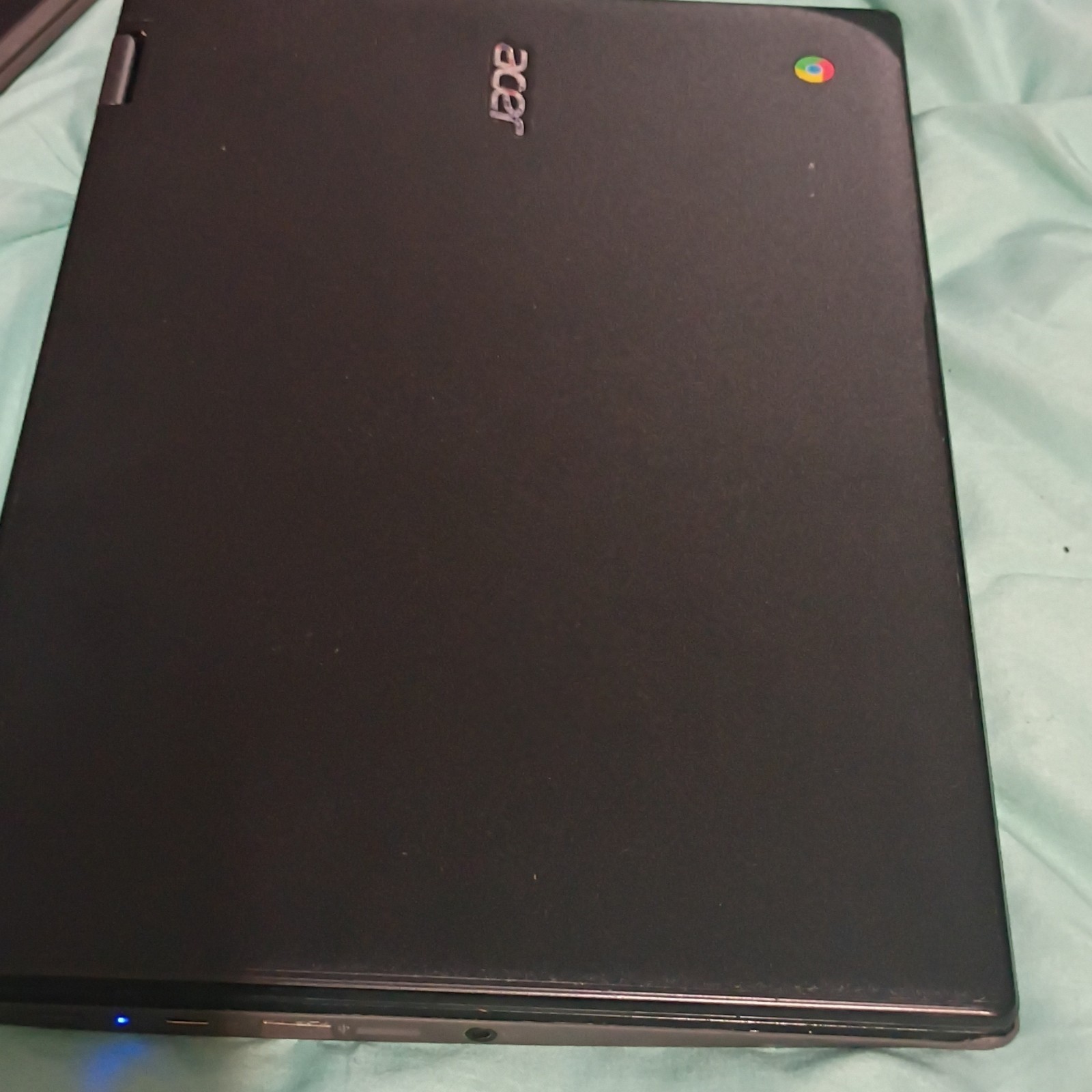 Acer Chromebook Convertible 2-in-1 Laptop/Tablet Black Chrome OS USB 3.0 USB-C