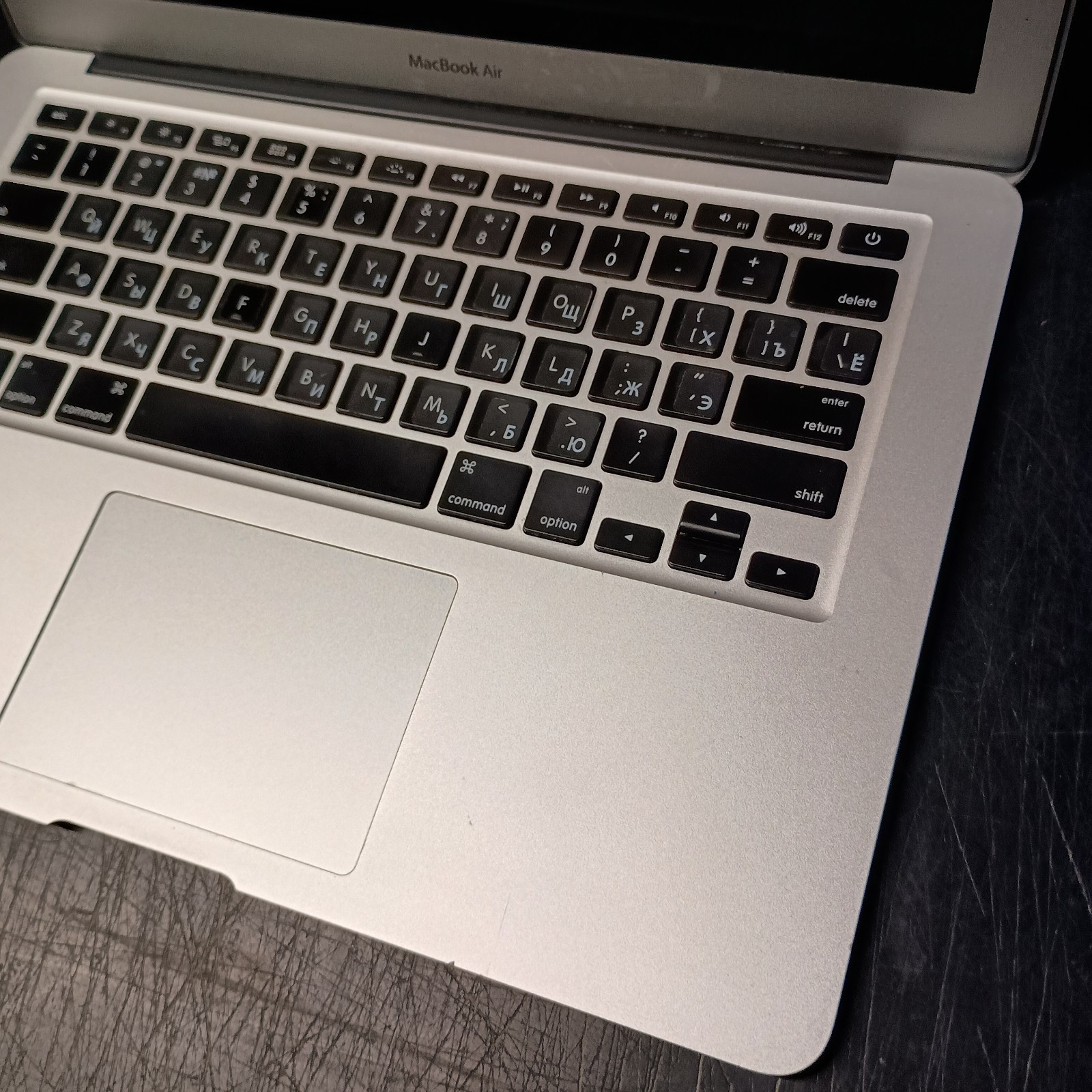 Apple Macbook Air Mid-2013 i5-4250U 4GB Laptop 13″ Boots NO SSD Part/Repair