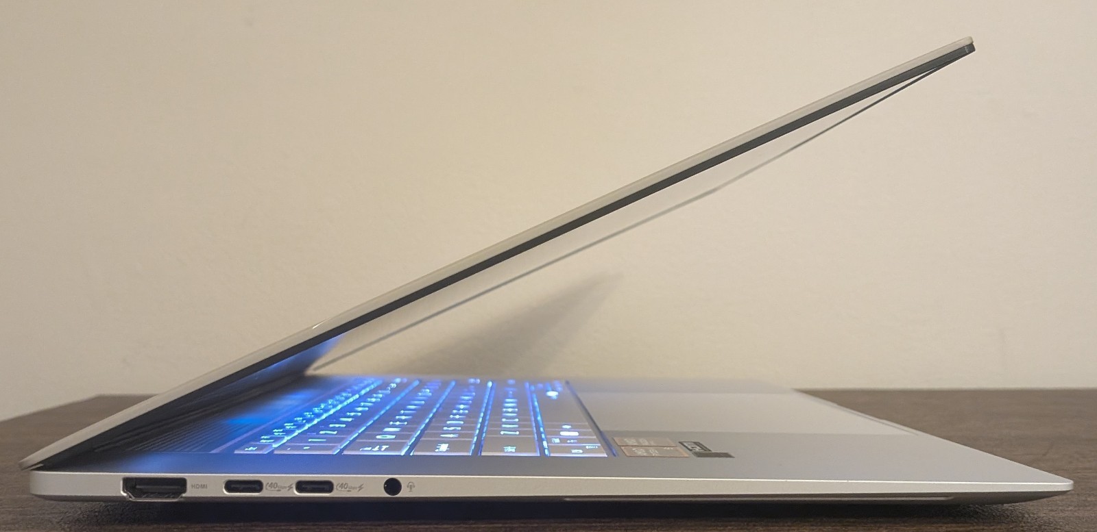 ASUS Zenbook S 16 3K 120Hz OLED Touch (Ryzen AI 9 365, 24GB RAM, 1TB SSD) White