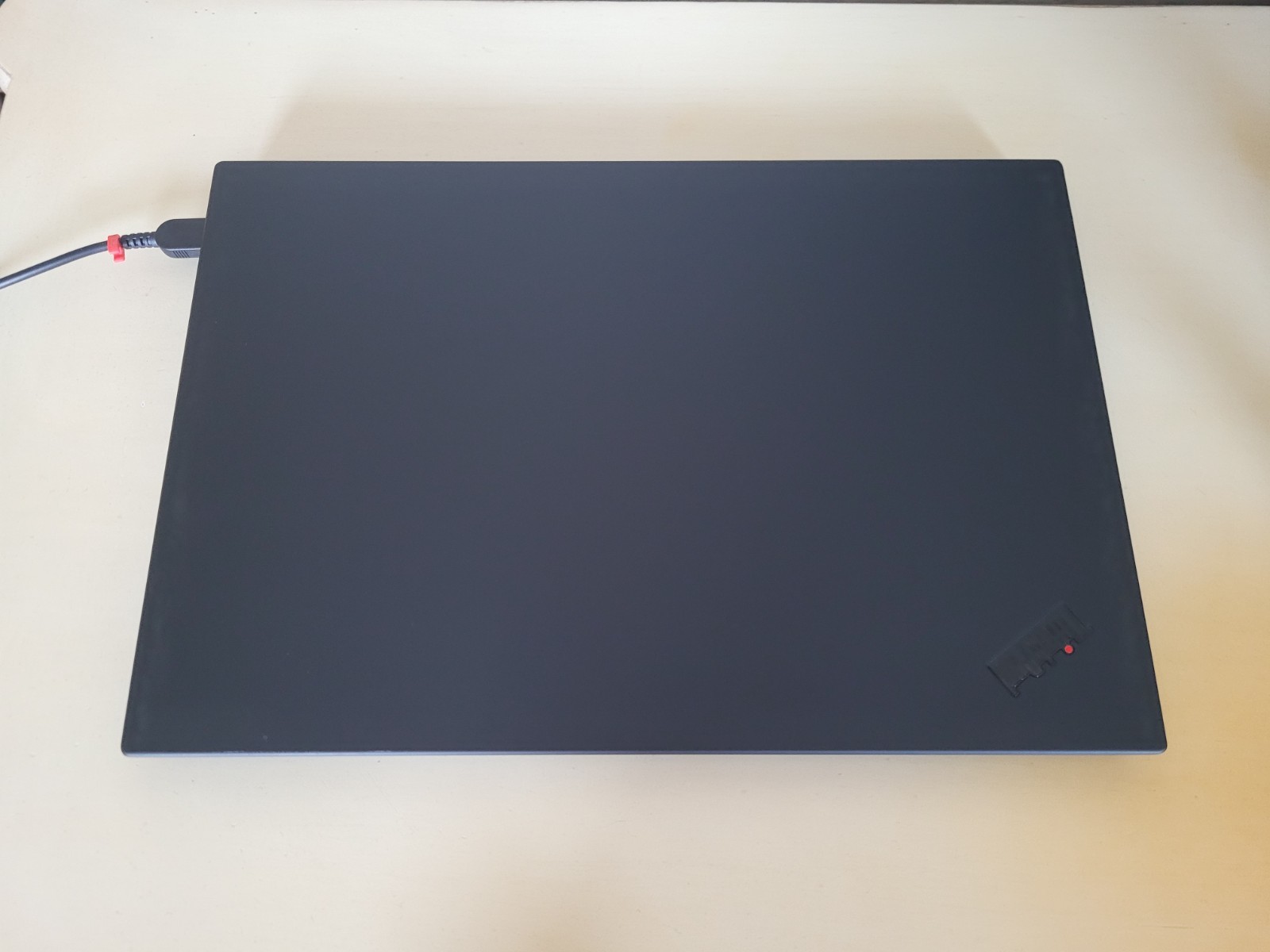 Lenovo ThinkPad P1 Gen 2 15.6″ i7-9750H 512GB NVMe SSD 32GB Win11P Quadro T2000