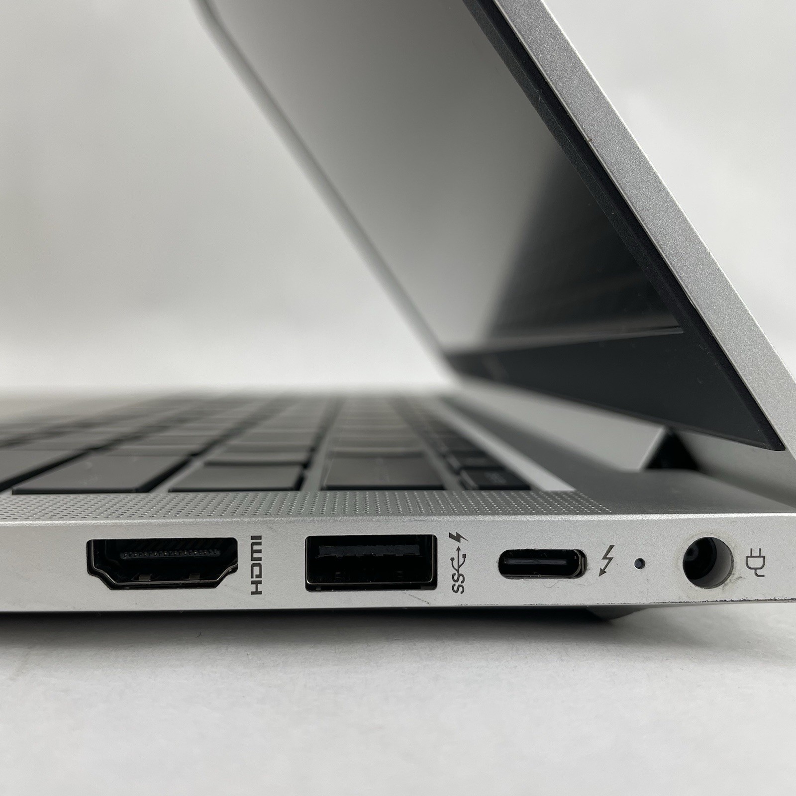 HP ProBook 630 G8 13.3″ i7-1165G7 2.60 GHz 8 GB RAM No SSD/OS/AC