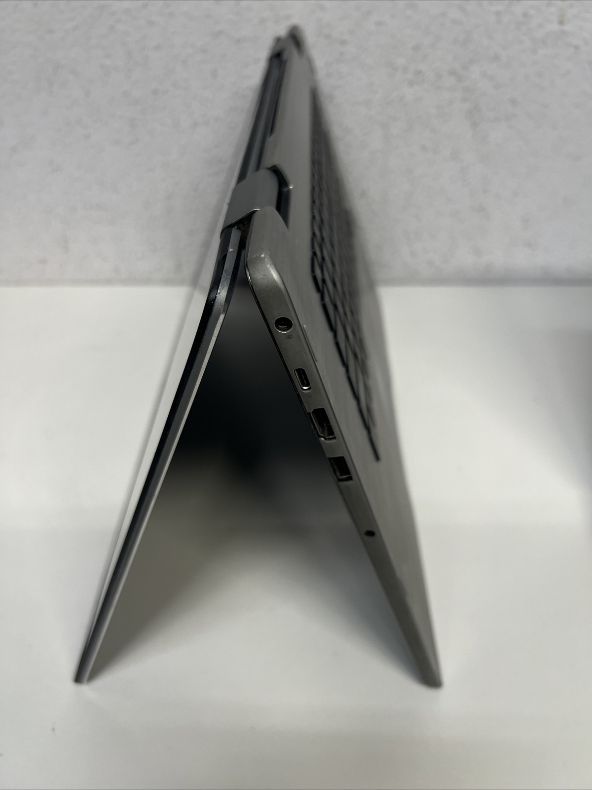 Dell Inspiron 15-7579 TOUCH 2IN1 Intel Core i5-7200U 2.5GHz 8GB 256GB SSD *READ*