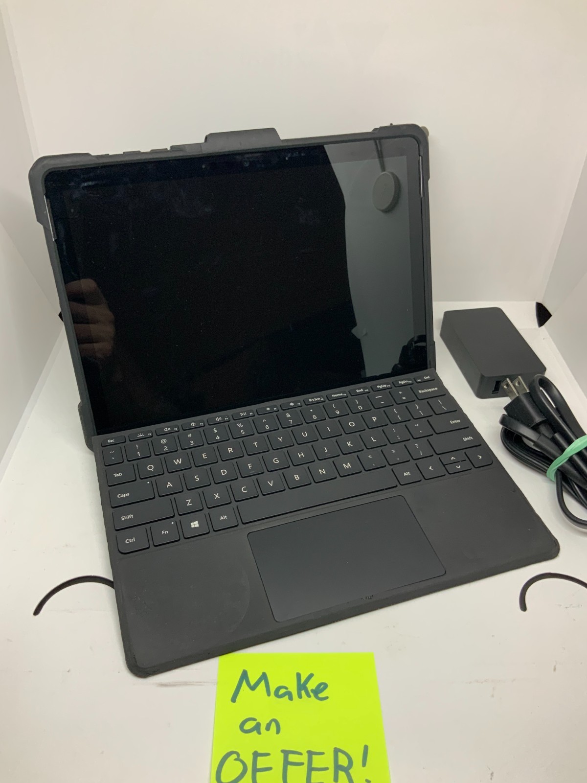 Microsoft Surface Go 2 (10.5″, Intel Pentium, 4GB, 64GB, 1926) w/Keyboard/Case
