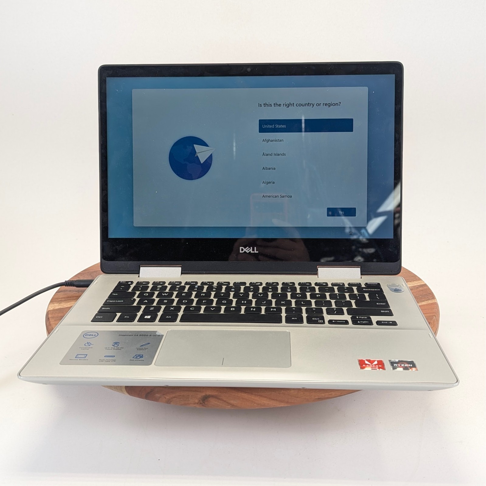Dell Inspiron 2-in-1 14” Ryzen 5 3500U 8GB RAM 128GB SSD