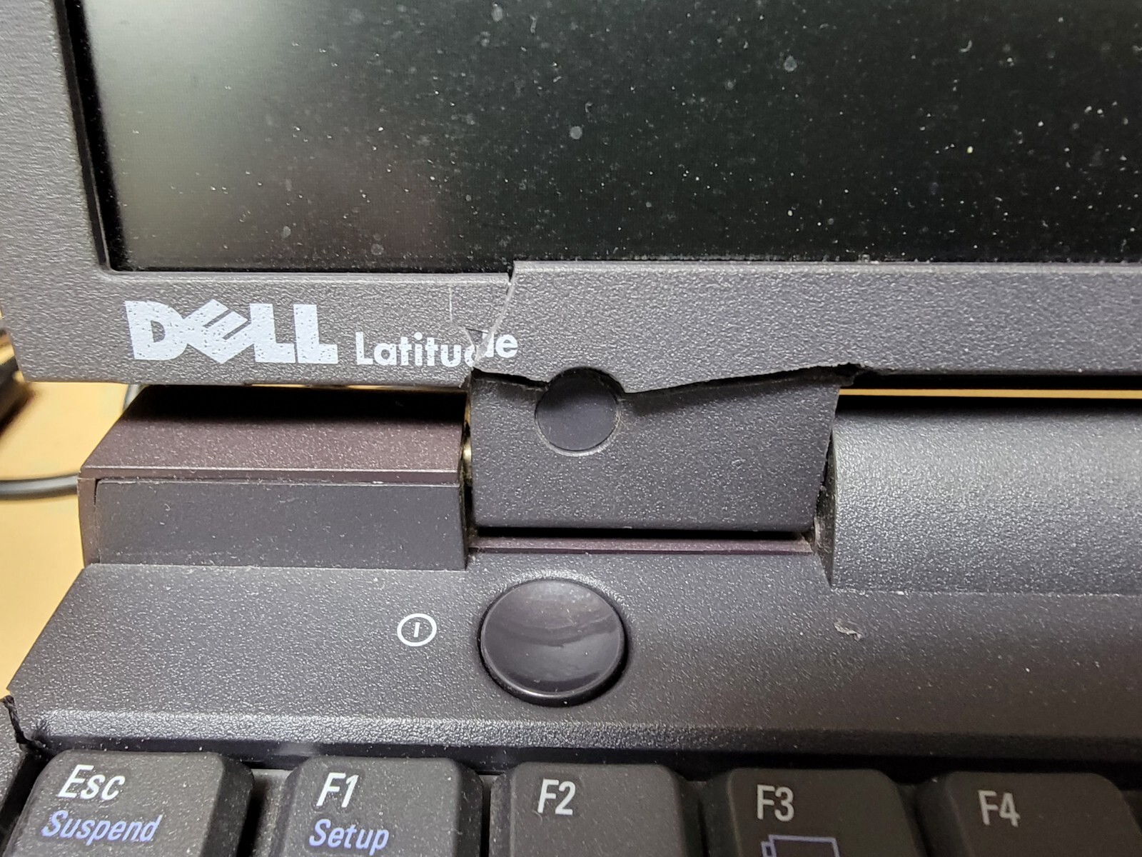 DELL LATITUDE CPi A-SERIES PPL LAPTOP – FOR PARTS OR REPAIR