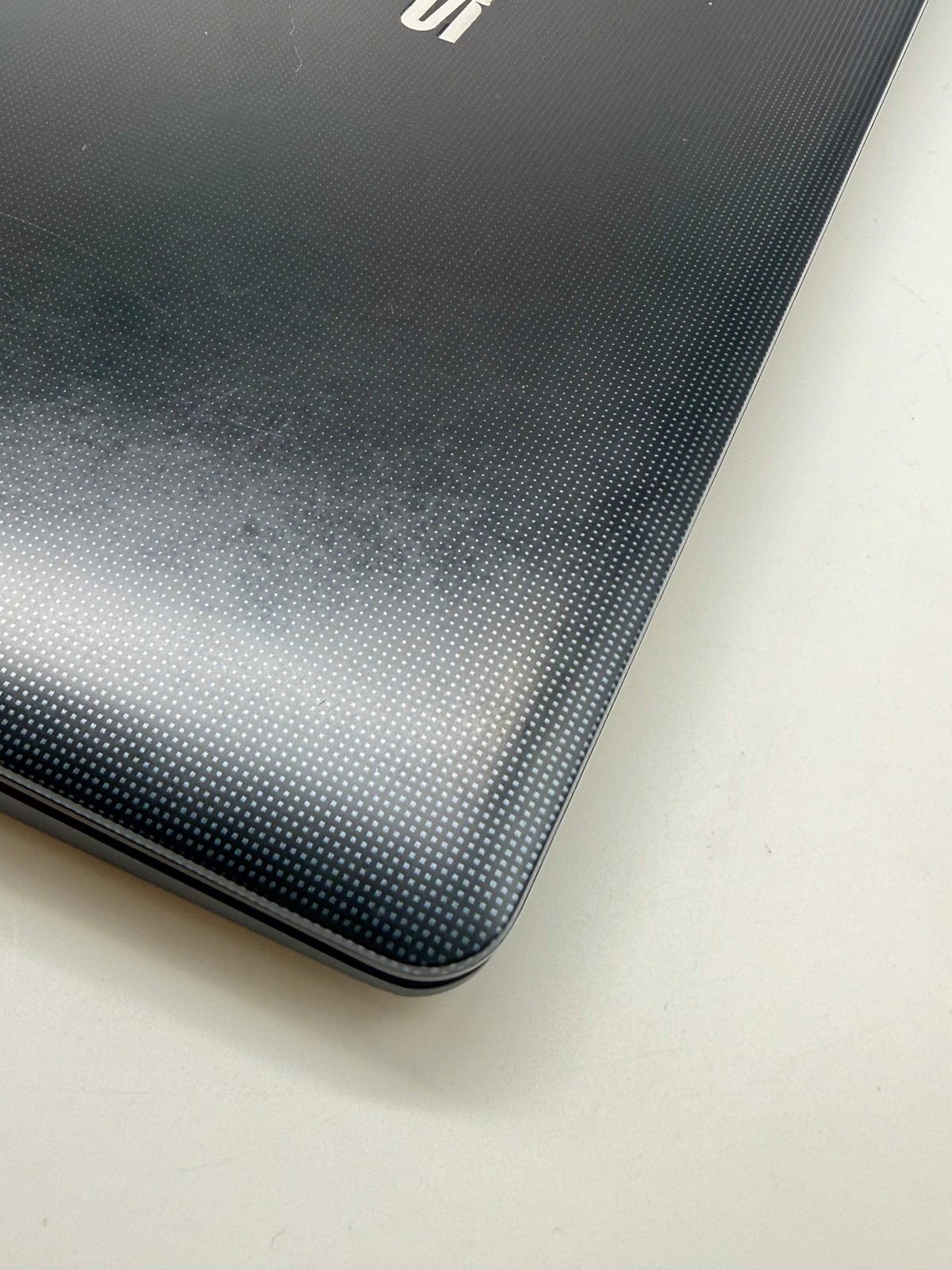 ASUS Laptop AMD E1-1200 1.40 GHz 4 GB RAM 320 GB HDD Bad Battery