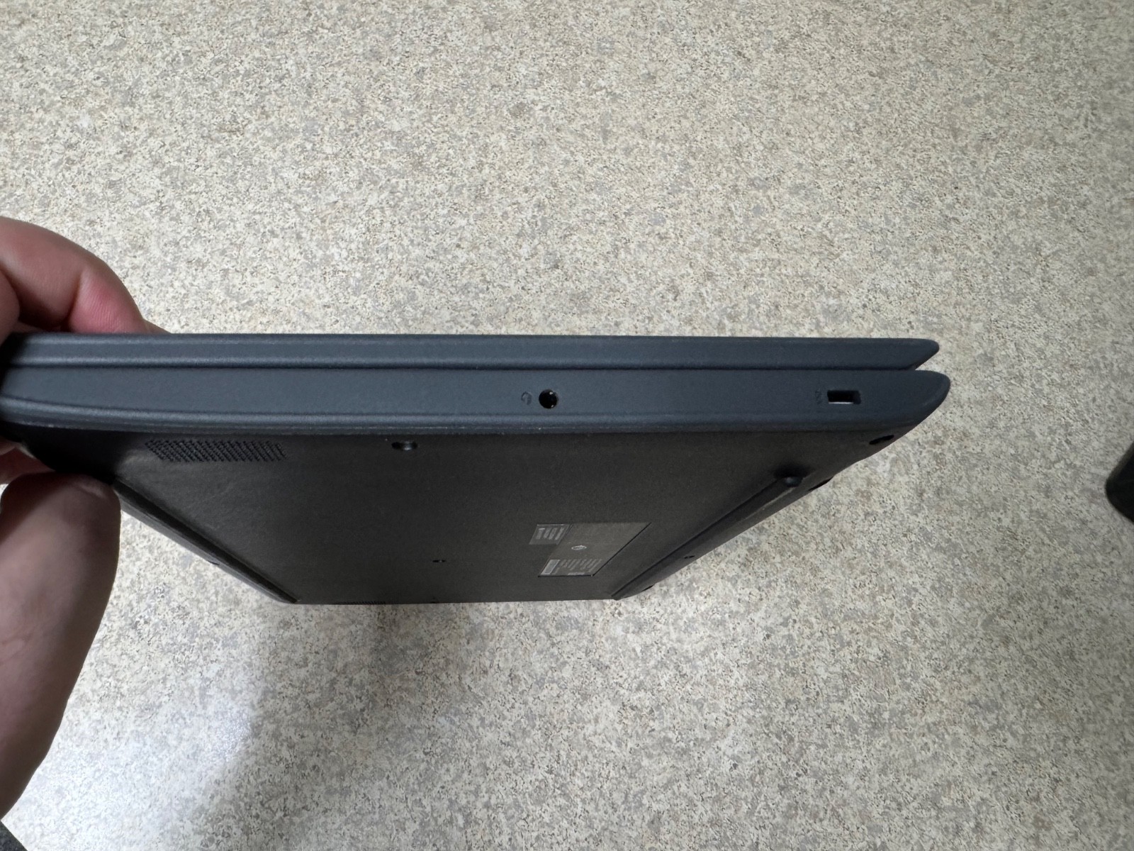 Lenovo 100E Chromebook 2nd Generation 81QB0000US 11.6in. MTK8173C 32GB SSD