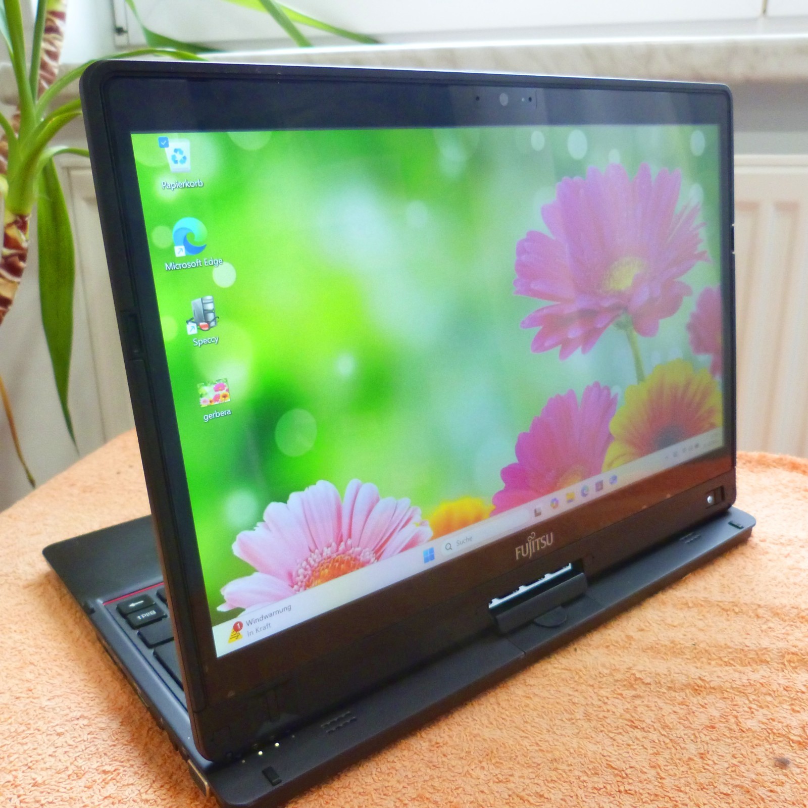 Fujitsu T939 Convertible 360 SWIVEL Tablet 13″ TOUCH Windows 11 SSD 8GEN i5
