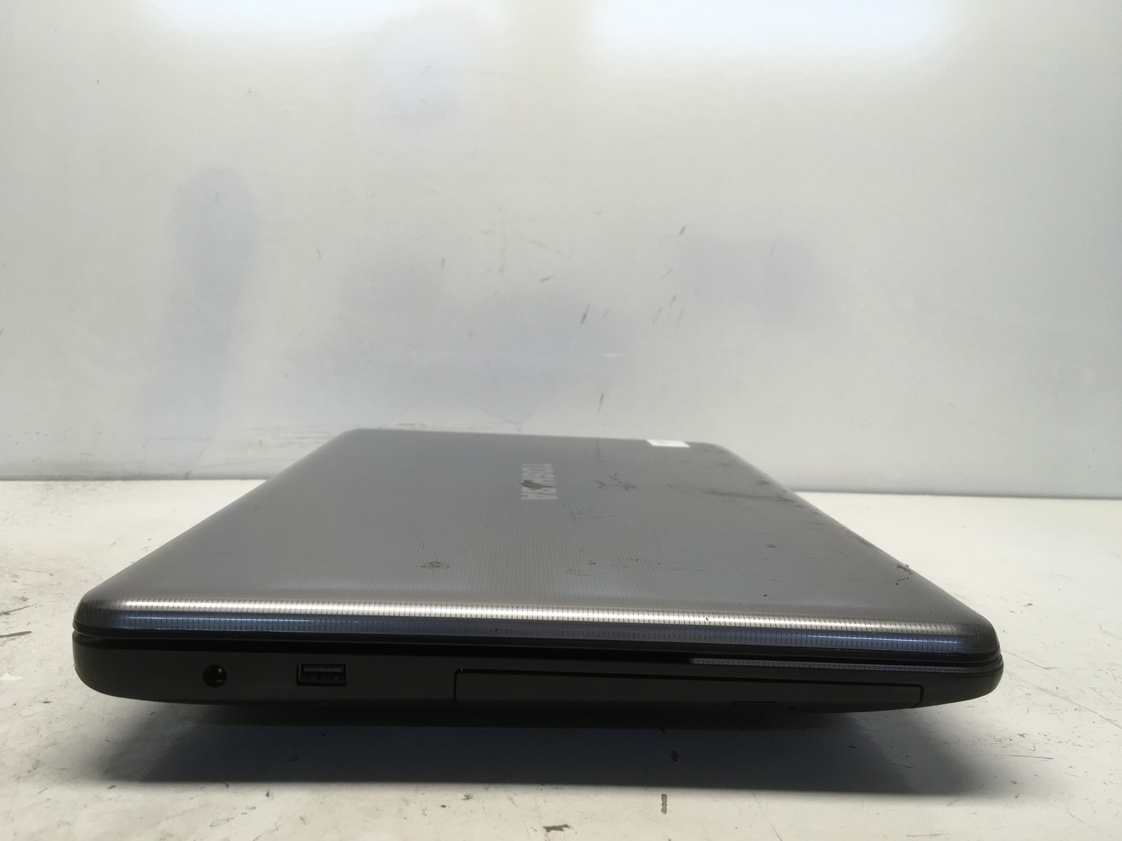 Toshiba Satellite L875D-S7332 AMD A6-4400M 2.7GHz 6 GB NO HDD No Batt