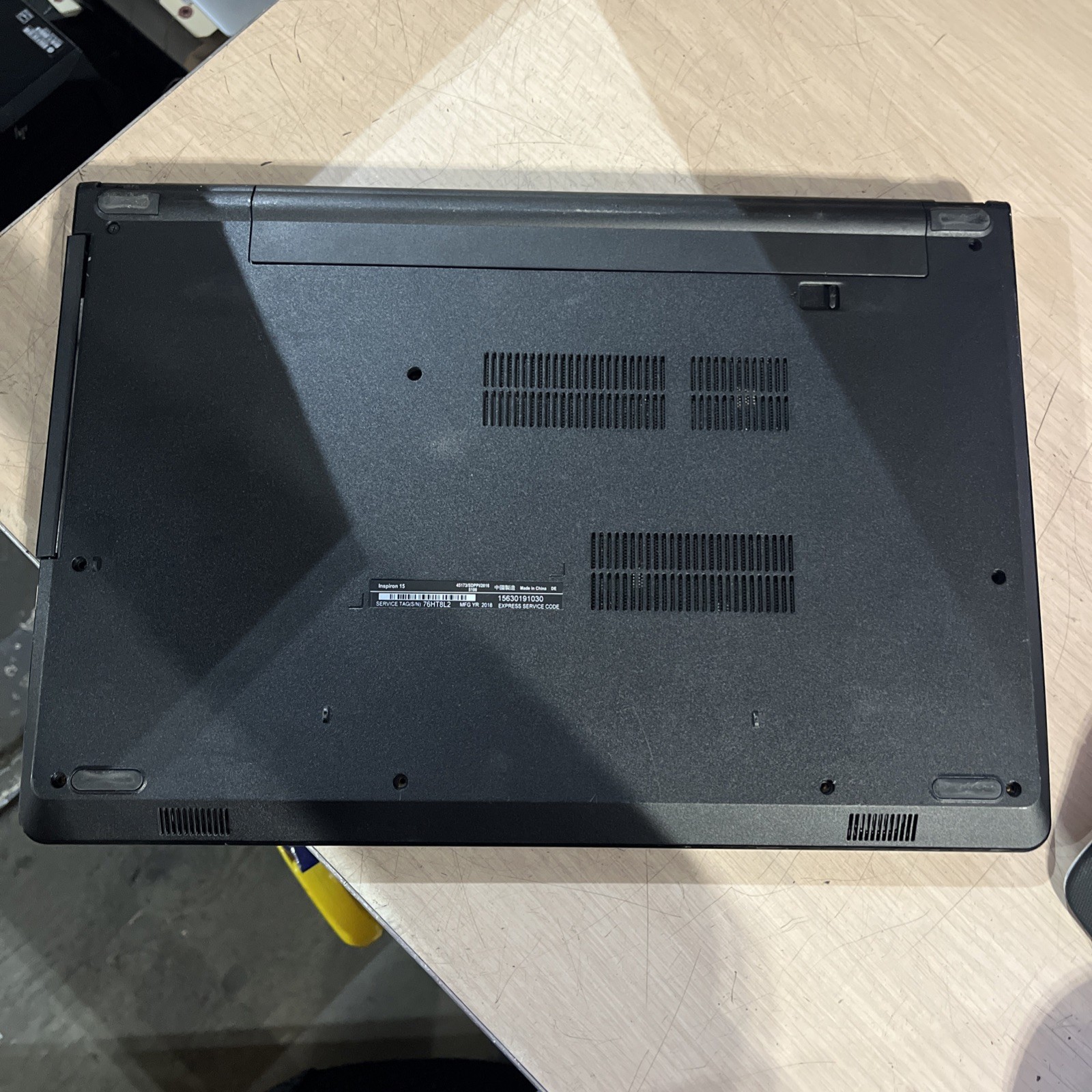 DELL INSPIRON 15 3000 AMD RADEON R4 4GB RAM NO HD