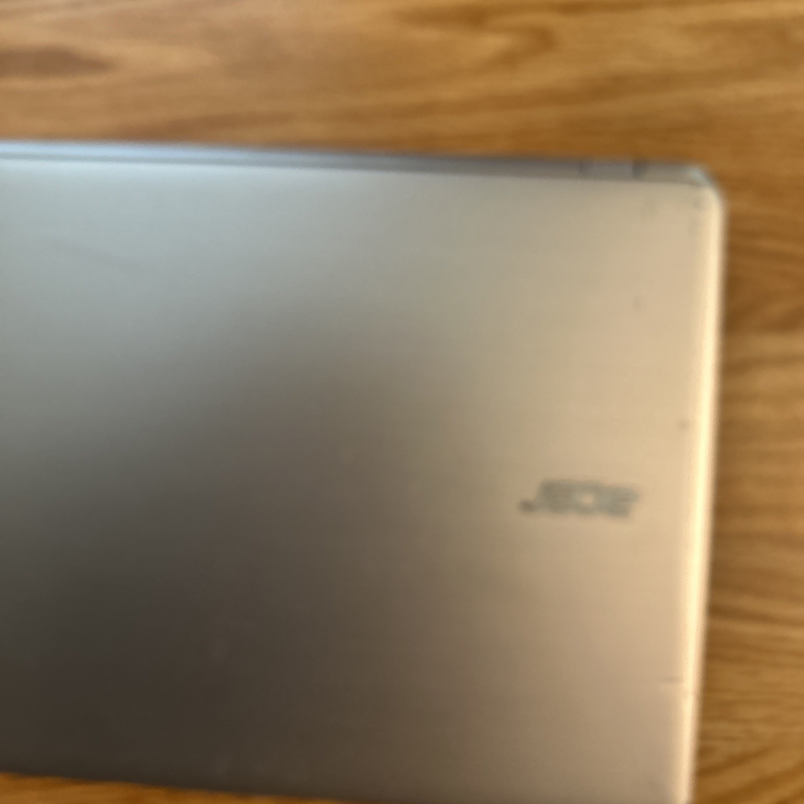 Acer Aspire V5 122p 0408 Laptop AMD Dual-Core A4-1250 4 GB Storage 11.6″ Read!!!