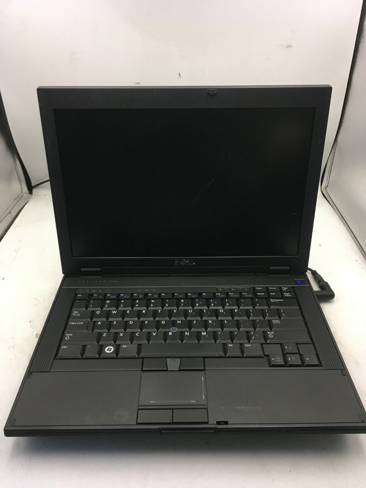 DELL LATITUDE E5400 – FOR PARTS/BAD LCD – INTEL CORE 2 DUO – NO RAM – READ – BB