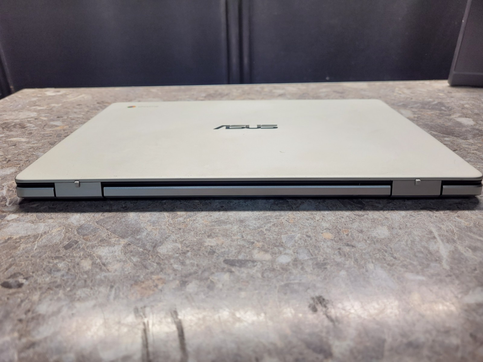 ASUS Chromebook Intel Model 7265D2W-14-inch 4GB 32GB HD Non-Touch,Silver C423N