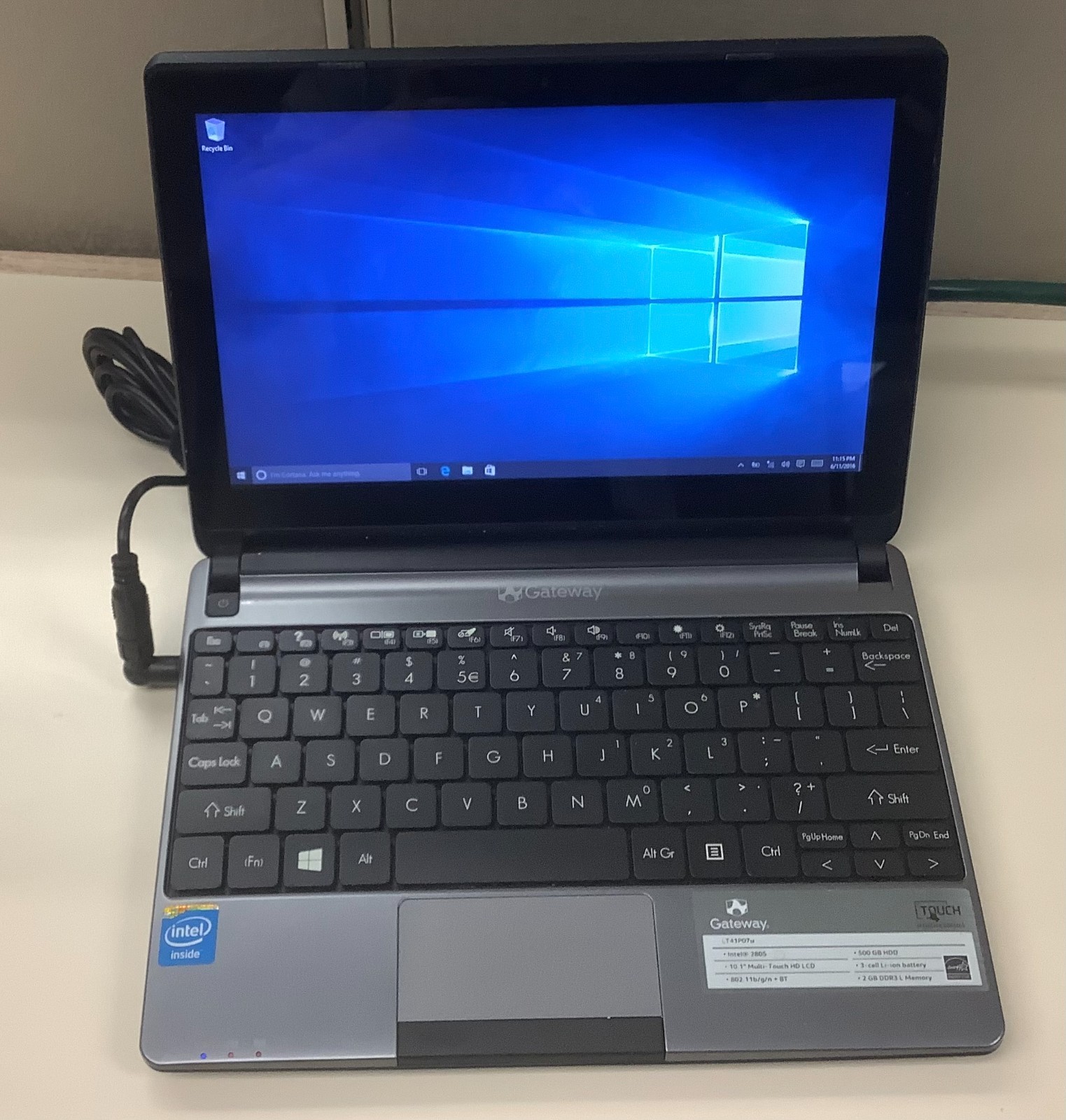 Gateway LT41P07u 11.6″ Intel 2805 4GB Ram 500 GB HD Win10 with Power Supply