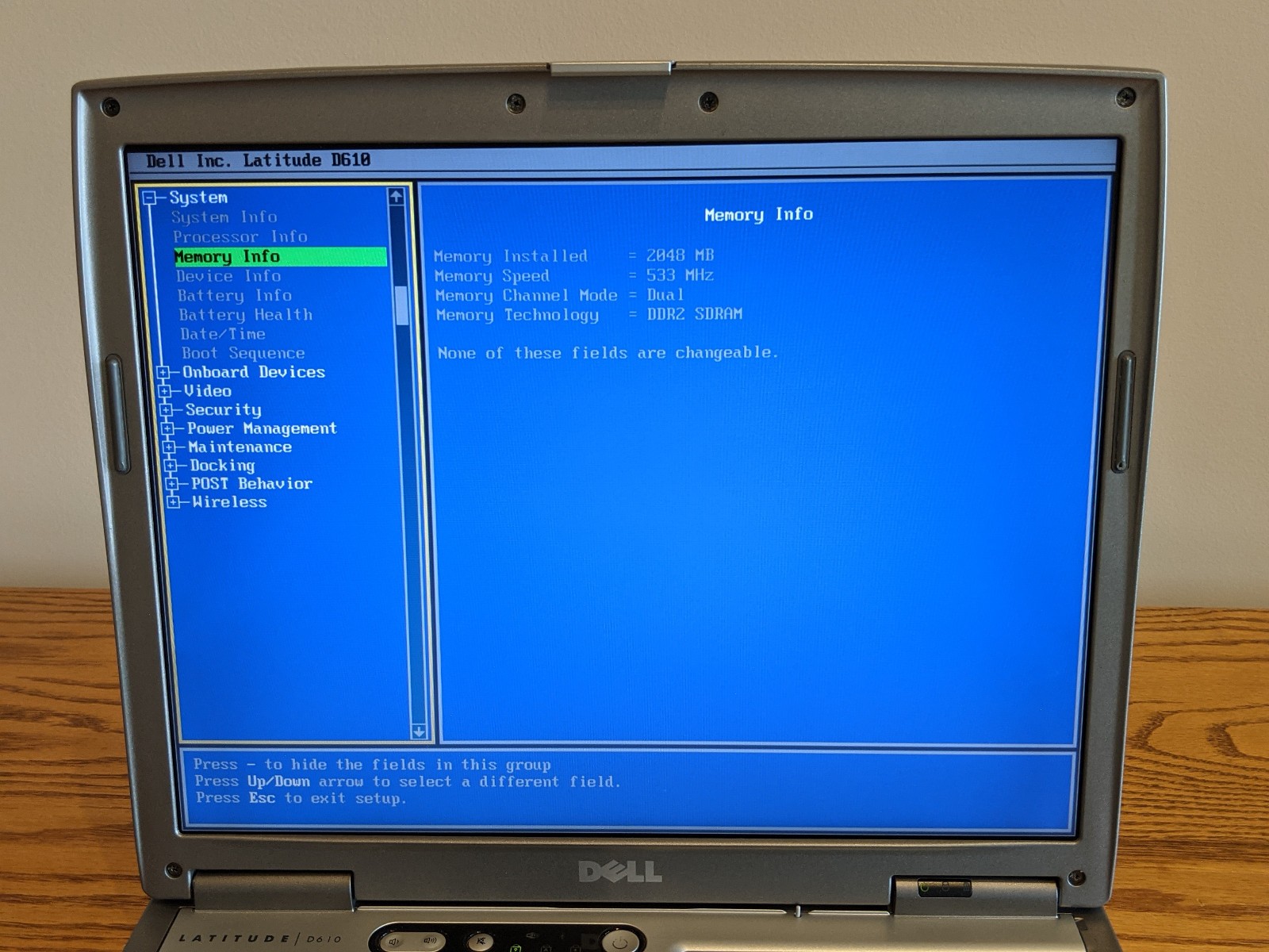 Dell Latitude D610 Intel Pentium M 740 2GB DDR2 40GB HD Windows XP