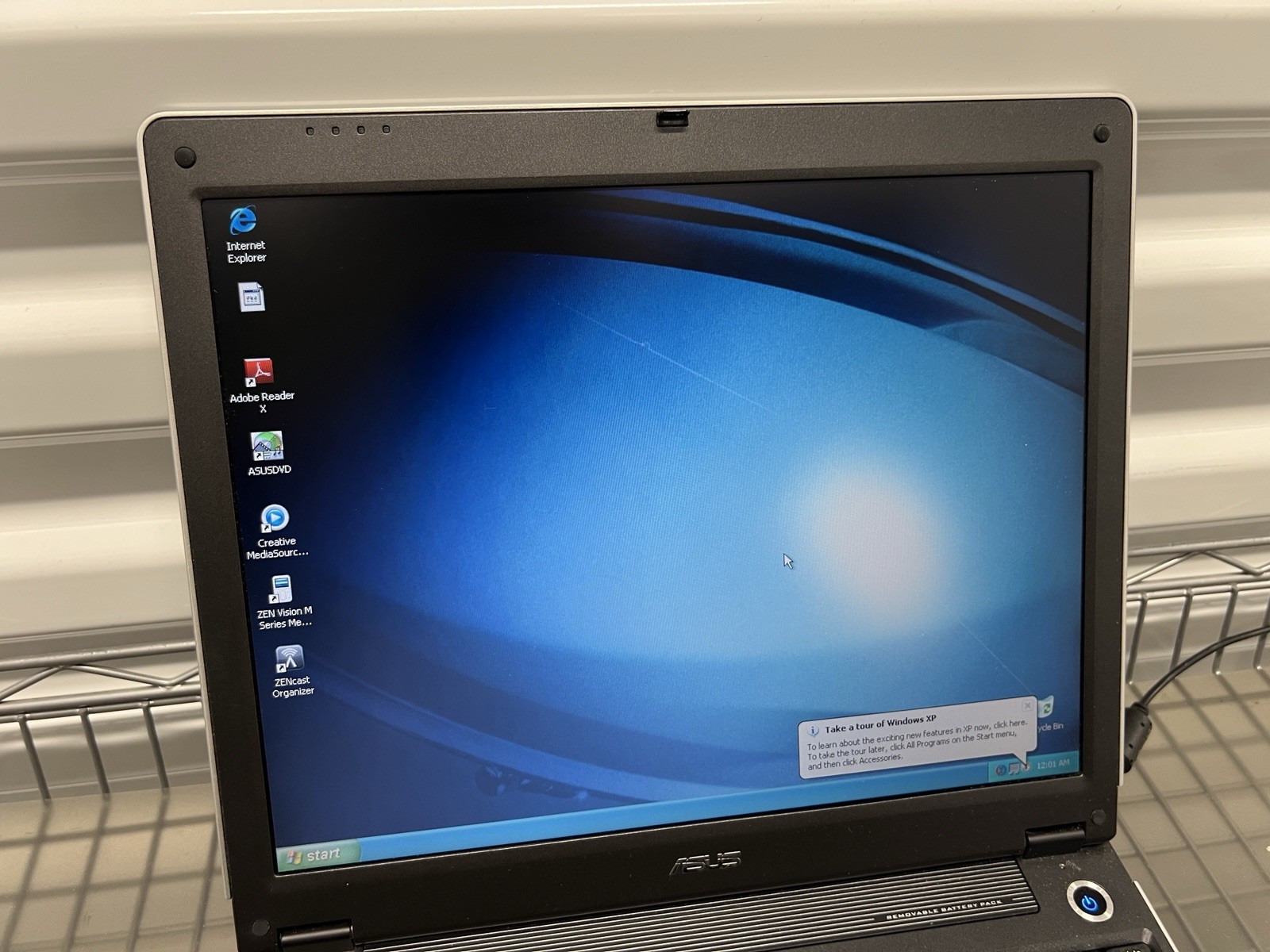 ASUS M5200N Intel Pentium M 12″ Laptop 256MB Ram Chinese Laptop Windows XP WiFi