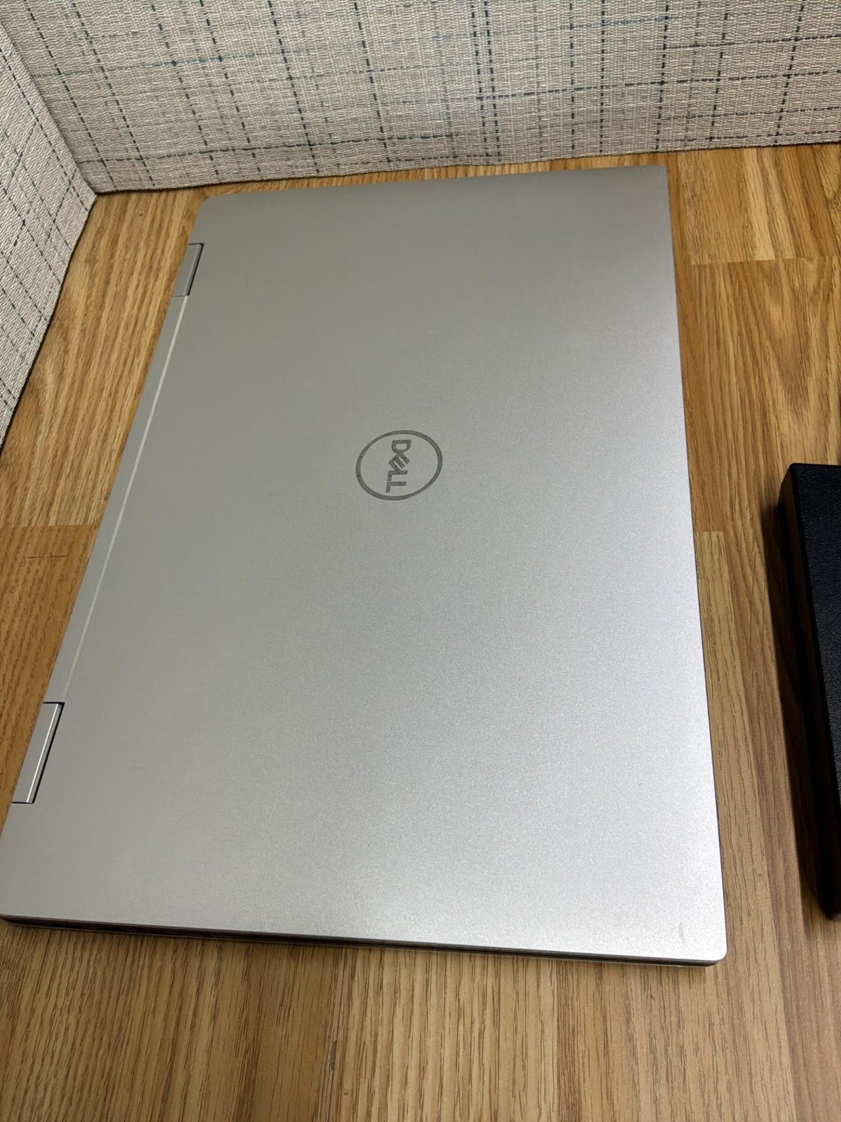 Dell XPS 15 9575 2-in-1 i7-8705G 16GB 256GB SSD 4GB Radeon Vega Touch Laptop