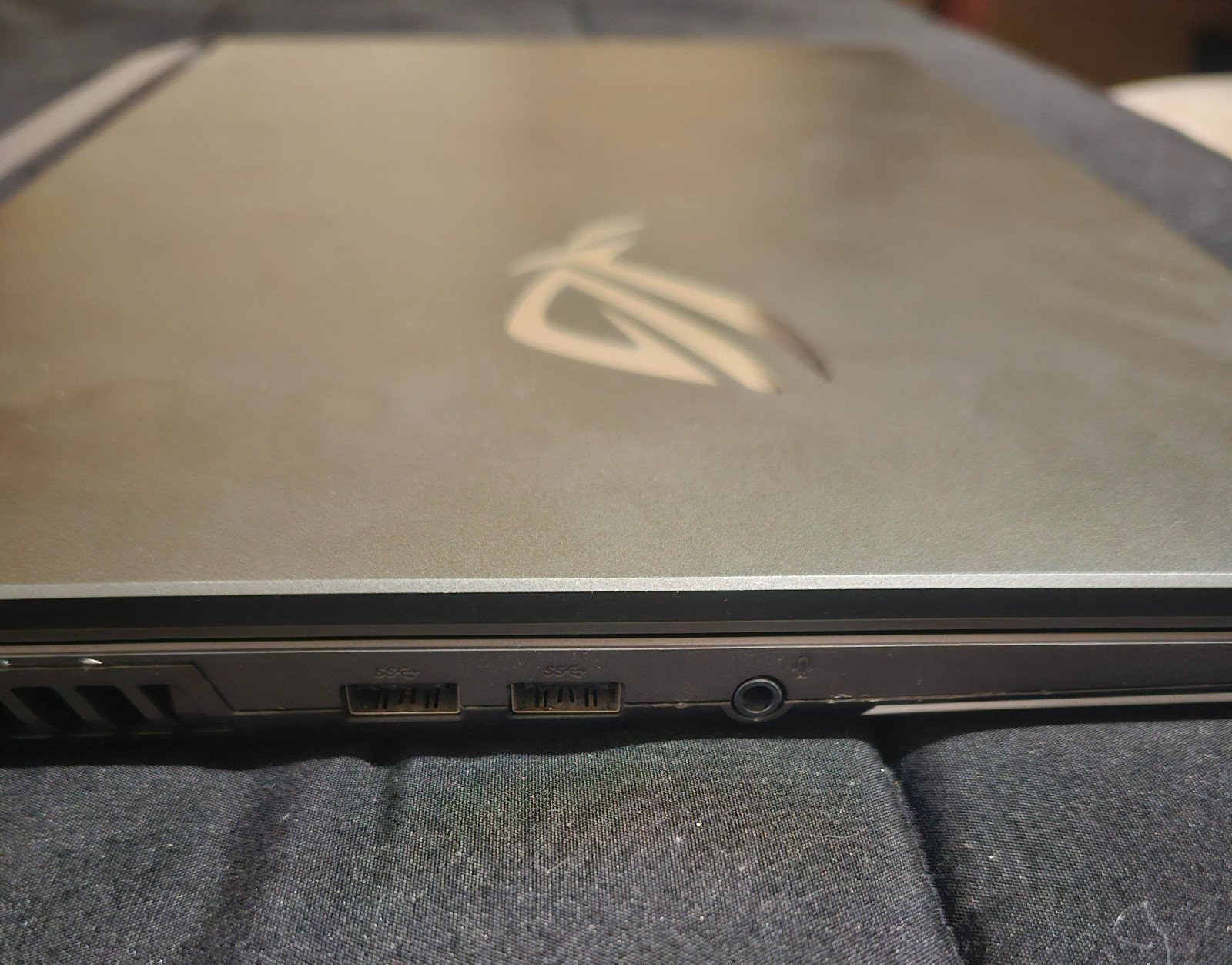 ASUS ROG Strix G713 Ryzen 7 RTX 3050 64GB 5TB SSD 17.3″ Excellent + Camera