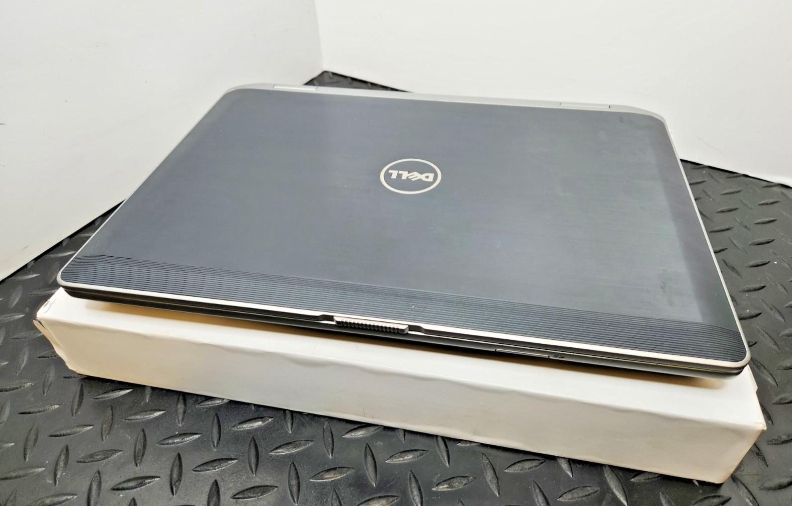 DELL LATITUDE E6430 Laptop Intel Core i5-3210M 2.50 GHZ 4 GB