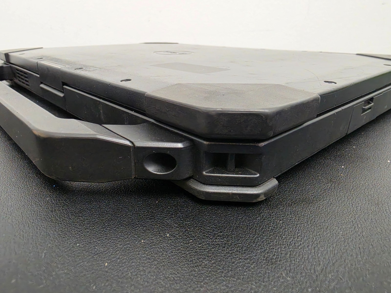 Dell Latitude 5420 Rugged Intel i7-8650U FHD Touch ***LTE*** 4GB Ram 128GB SSD