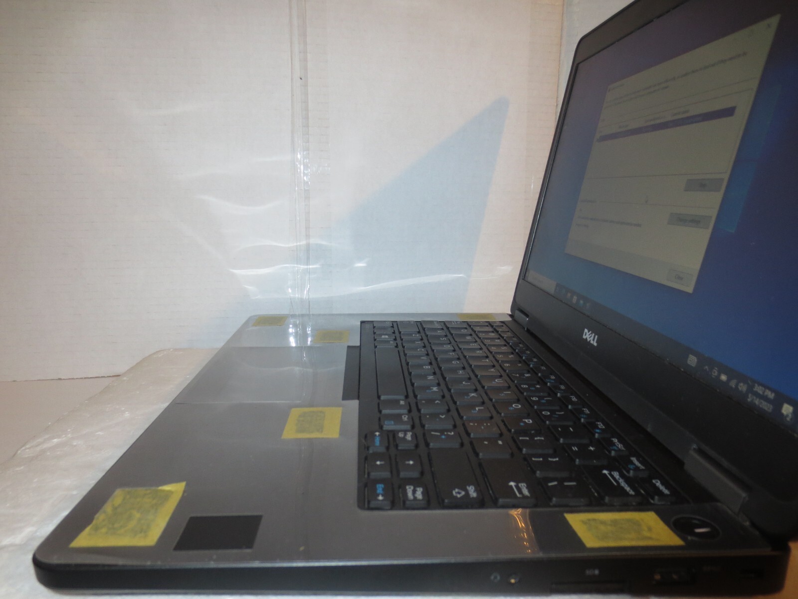 DELL LATITUDE E5470 14″ CORE i5-6200U@2.30GHz 4GB RAM 500GB HDD WINDOWS 10 1